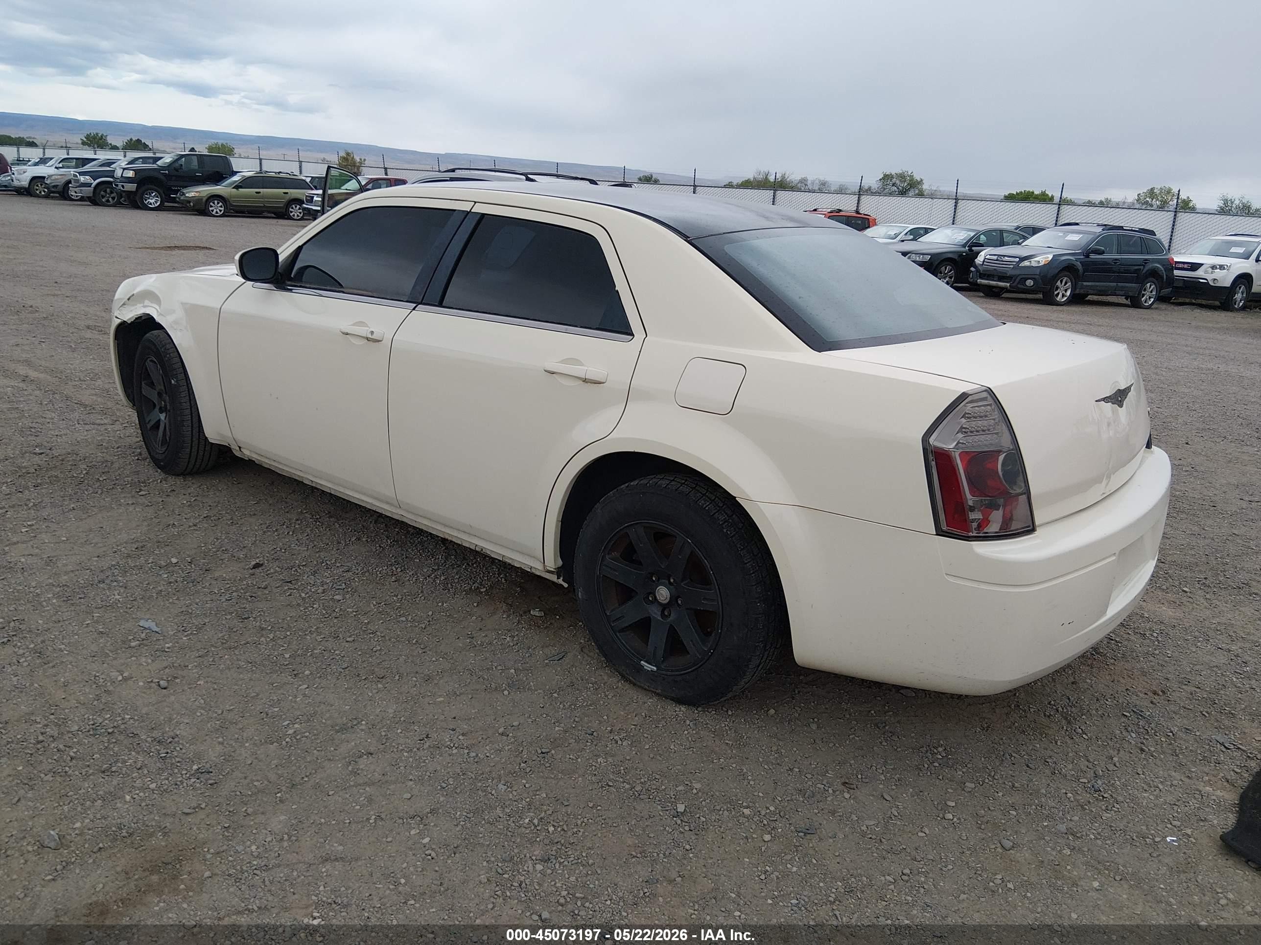 2007 Chrysler 300   Белый vin: 2C3LA43R57H600664