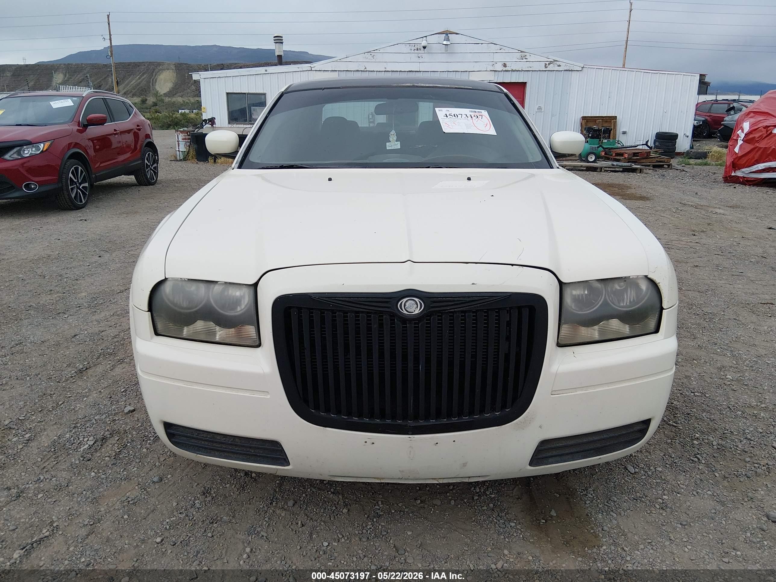 2007 Chrysler 300   Белый vin: 2C3LA43R57H600664