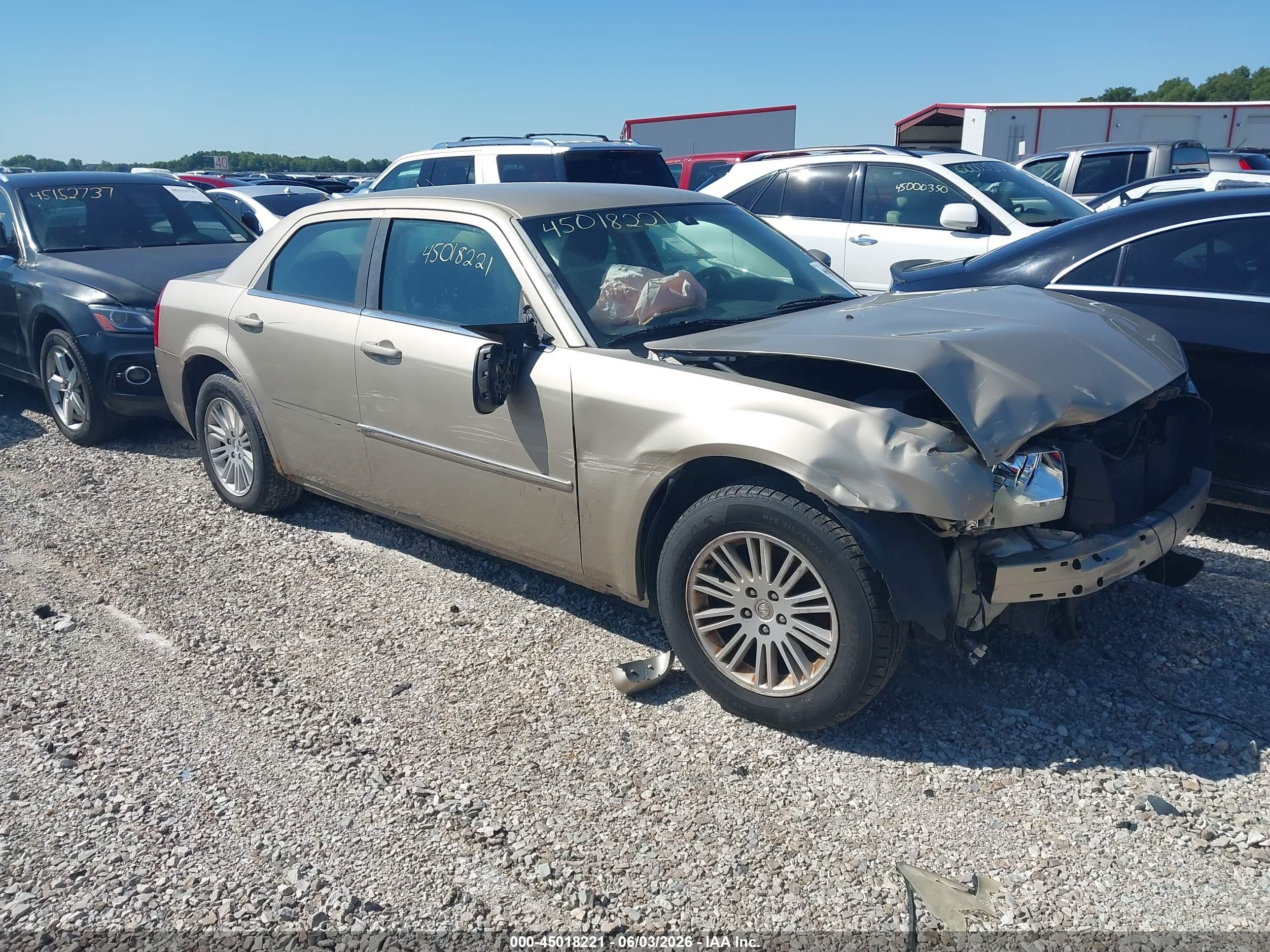 2008 Chrysler 300 Lx Gold vin: 2C3LA43R68H256151