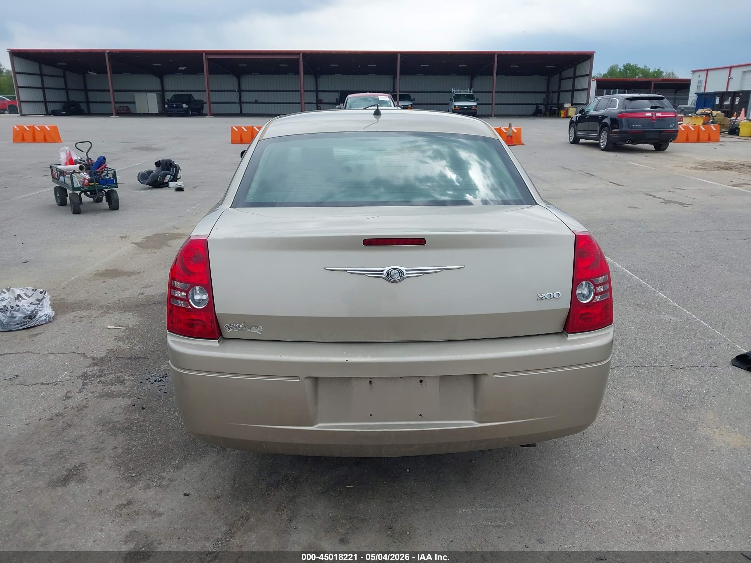 2008 Chrysler 300 Lx Gold vin: 2C3LA43R68H256151