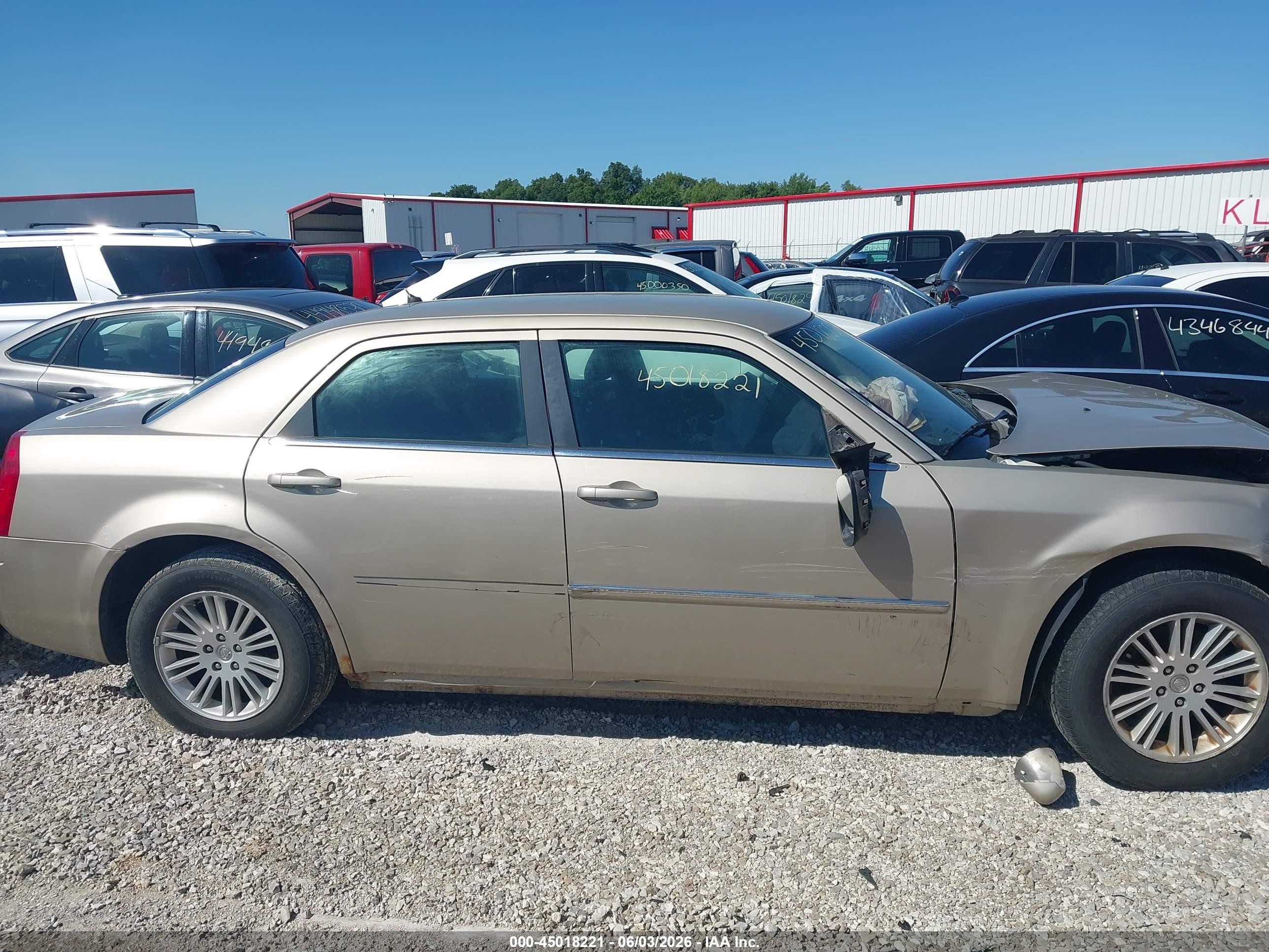 2008 Chrysler 300 Lx Gold vin: 2C3LA43R68H256151