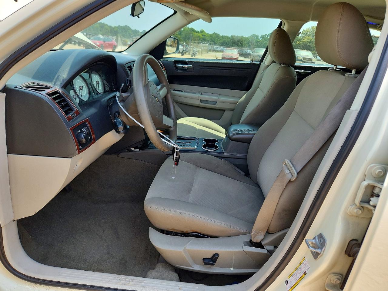 2008 Chrysler 300 Lx Кремовый vin: 2C3LA43R68H293023