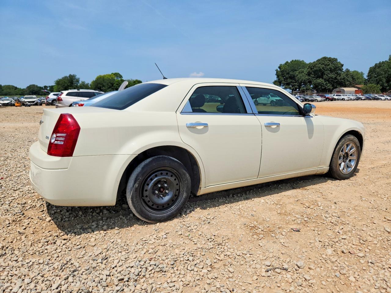 2008 Chrysler 300 Lx Кремовый vin: 2C3LA43R68H293023