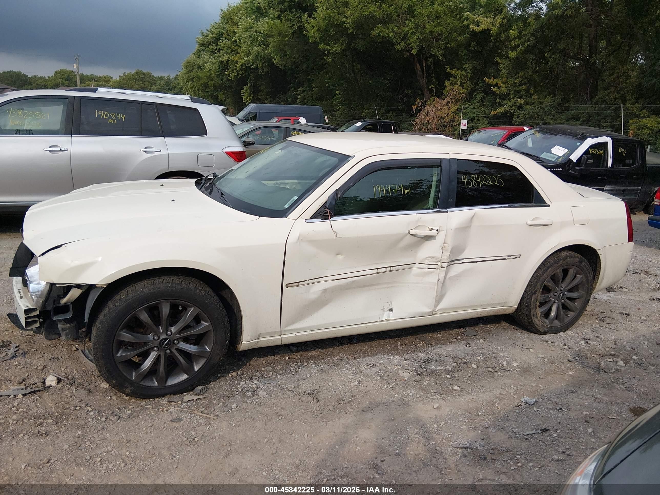 2008 Chrysler 300 Lx White vin: 2C3LA43R88H273050