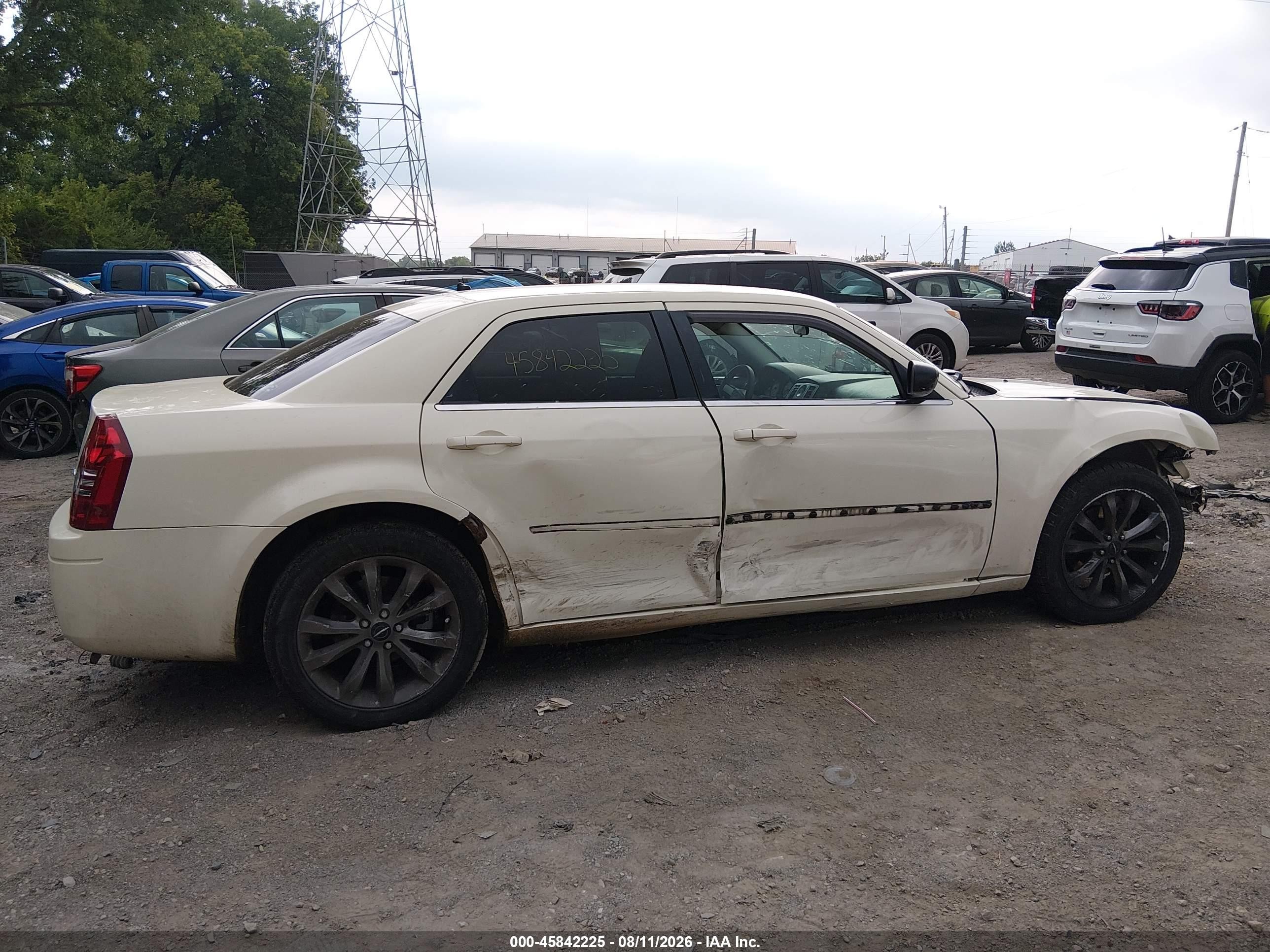 2008 Chrysler 300 Lx White vin: 2C3LA43R88H273050