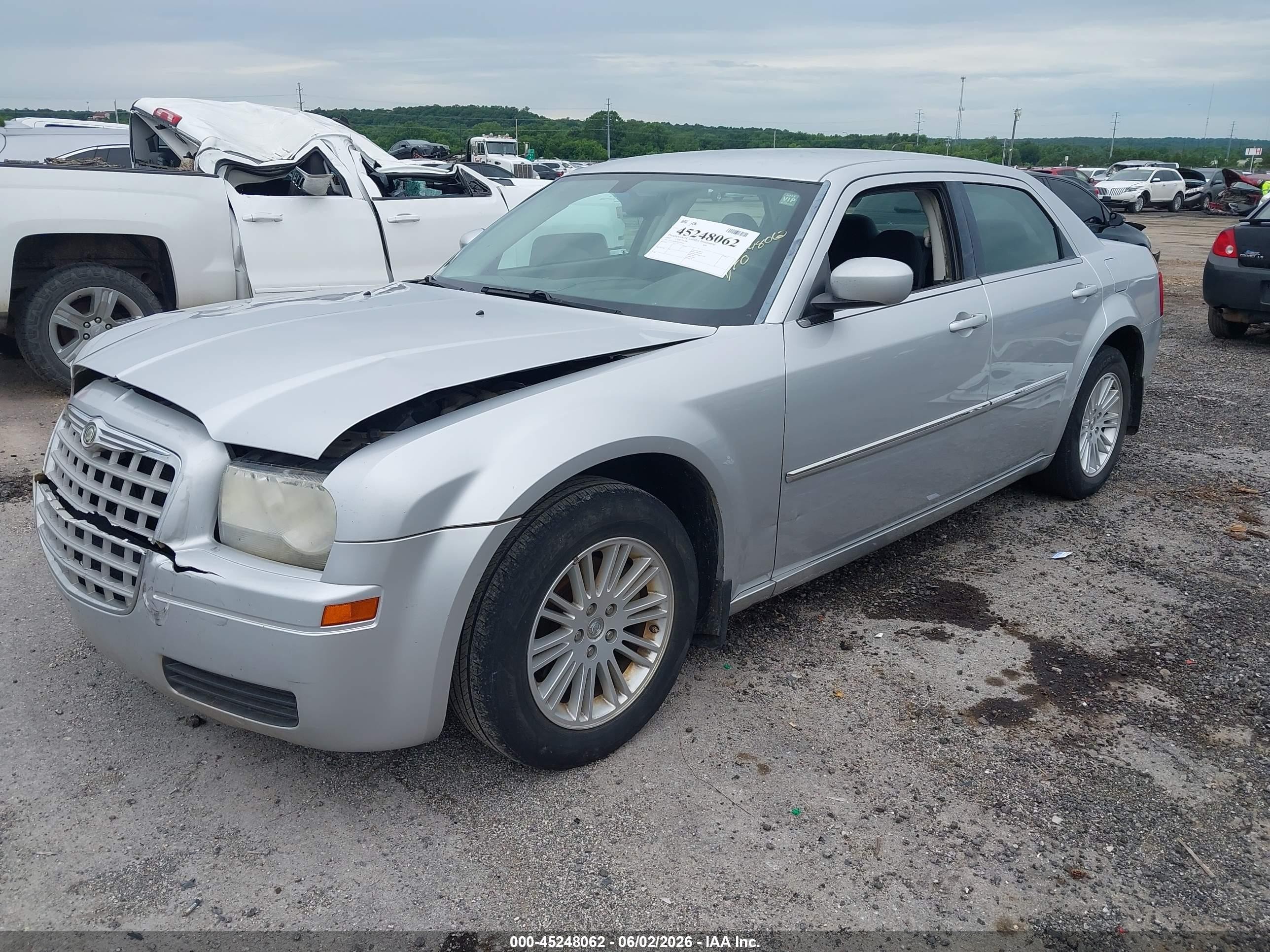 2008 Chrysler 300 Lx Silver vin: 2C3LA43R98H209342