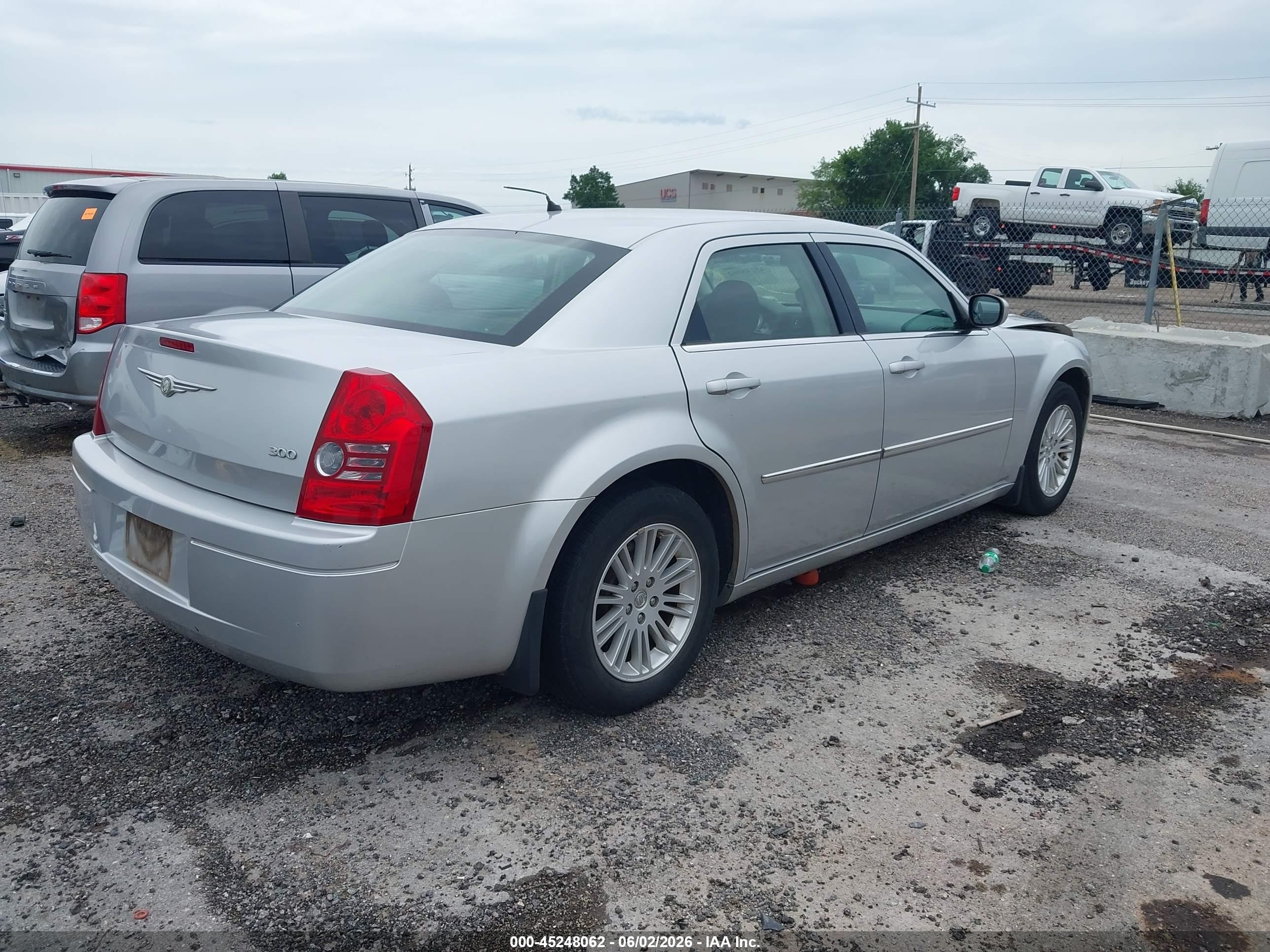 2008 Chrysler 300 Lx Silver vin: 2C3LA43R98H209342