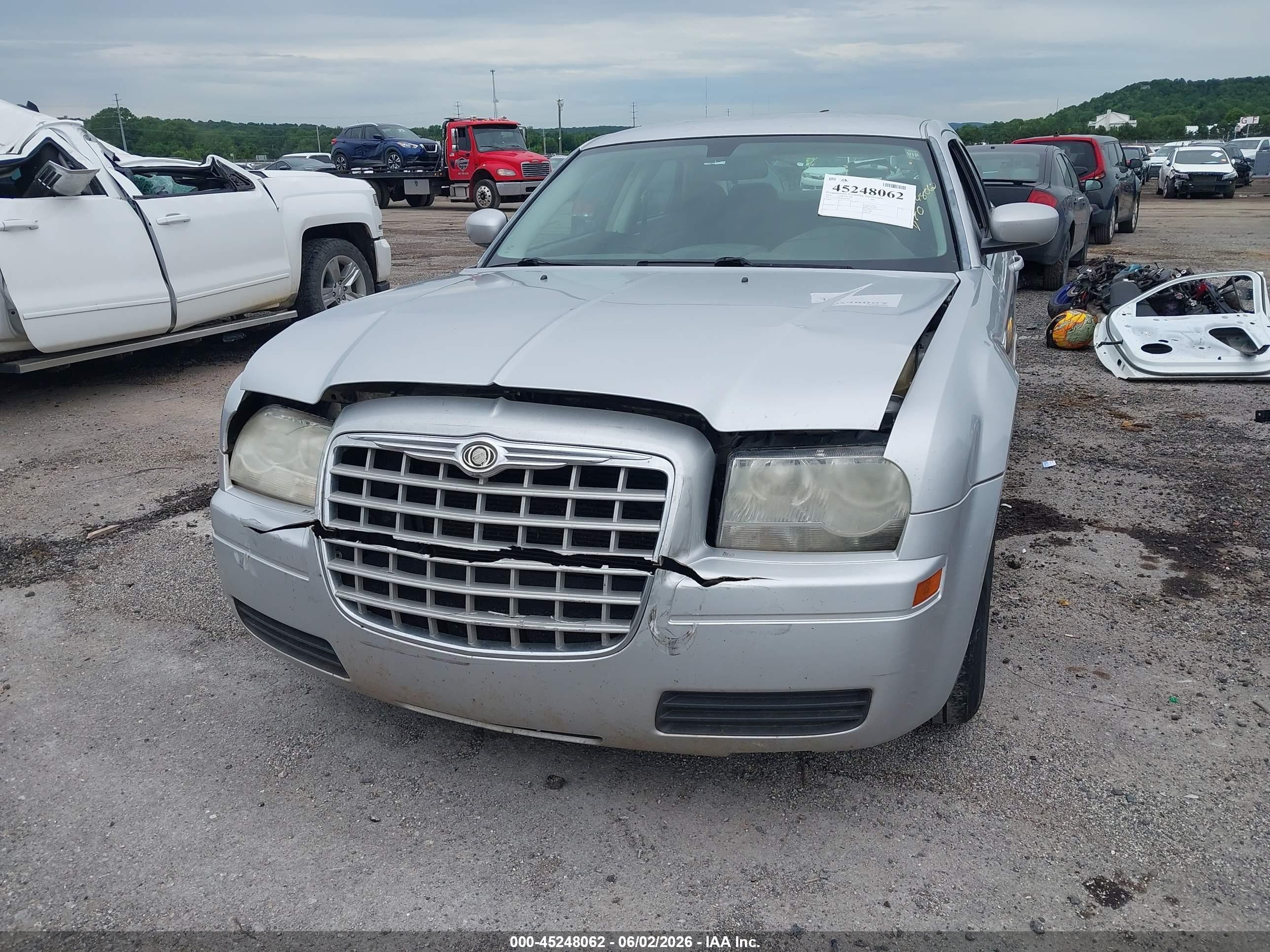 2008 Chrysler 300 Lx Silver vin: 2C3LA43R98H209342