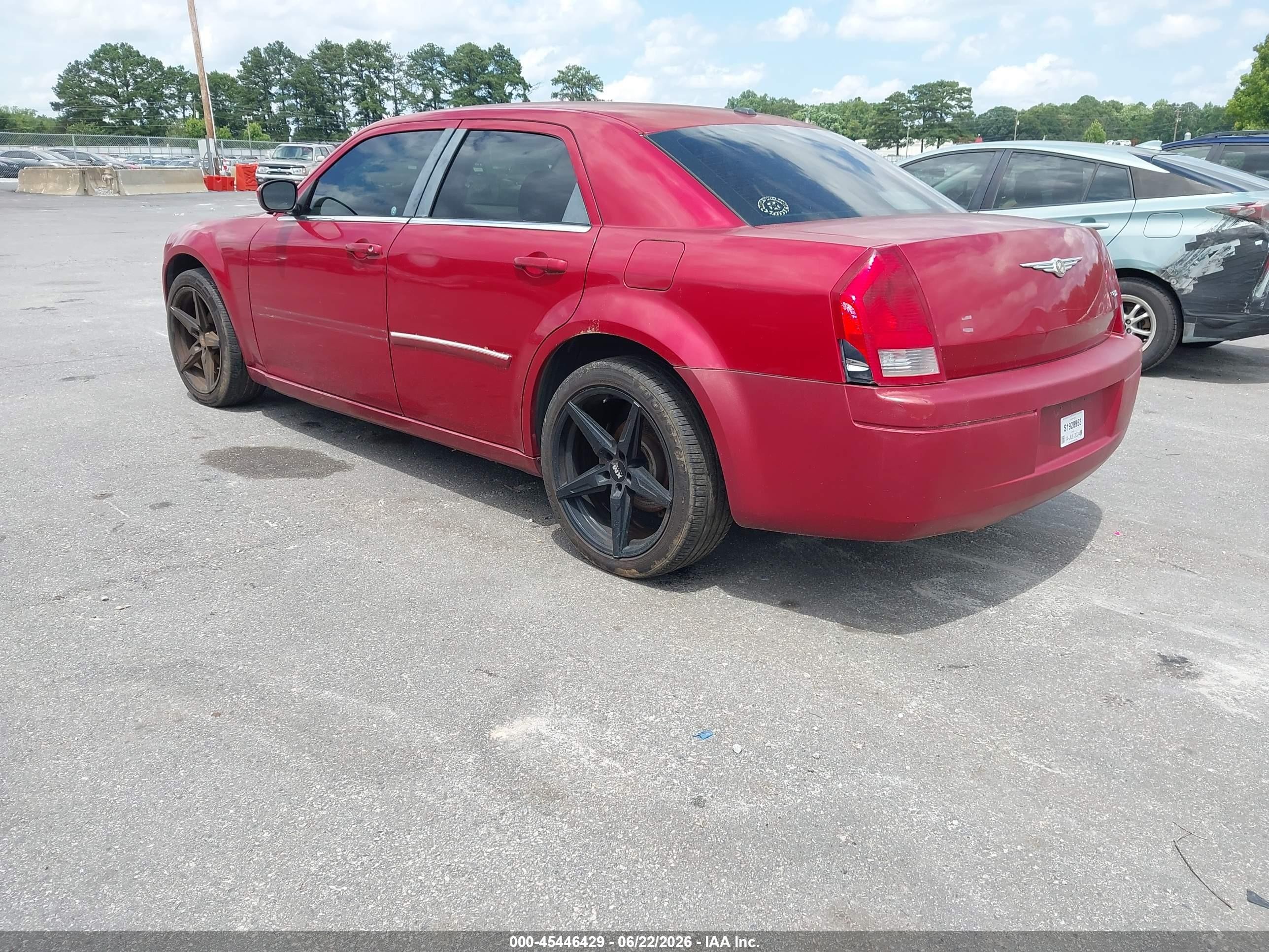 2007 Chrysler 300   Red vin: 2C3LA43RX7H697635