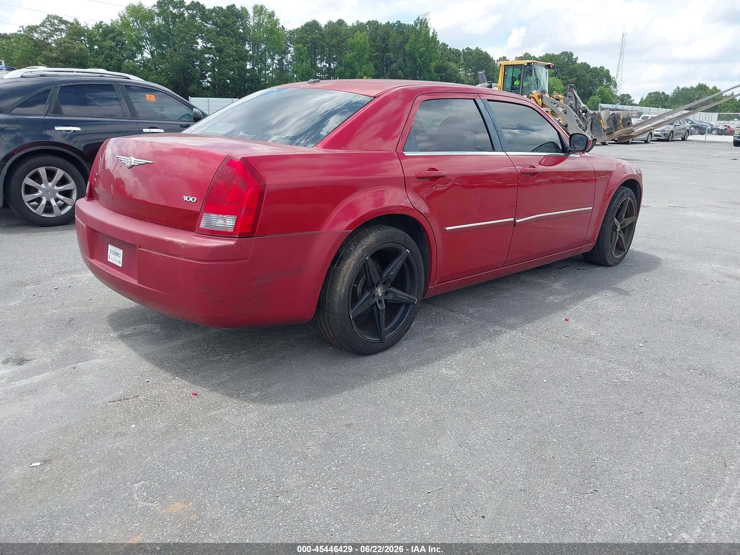 2007 Chrysler 300   Red vin: 2C3LA43RX7H697635