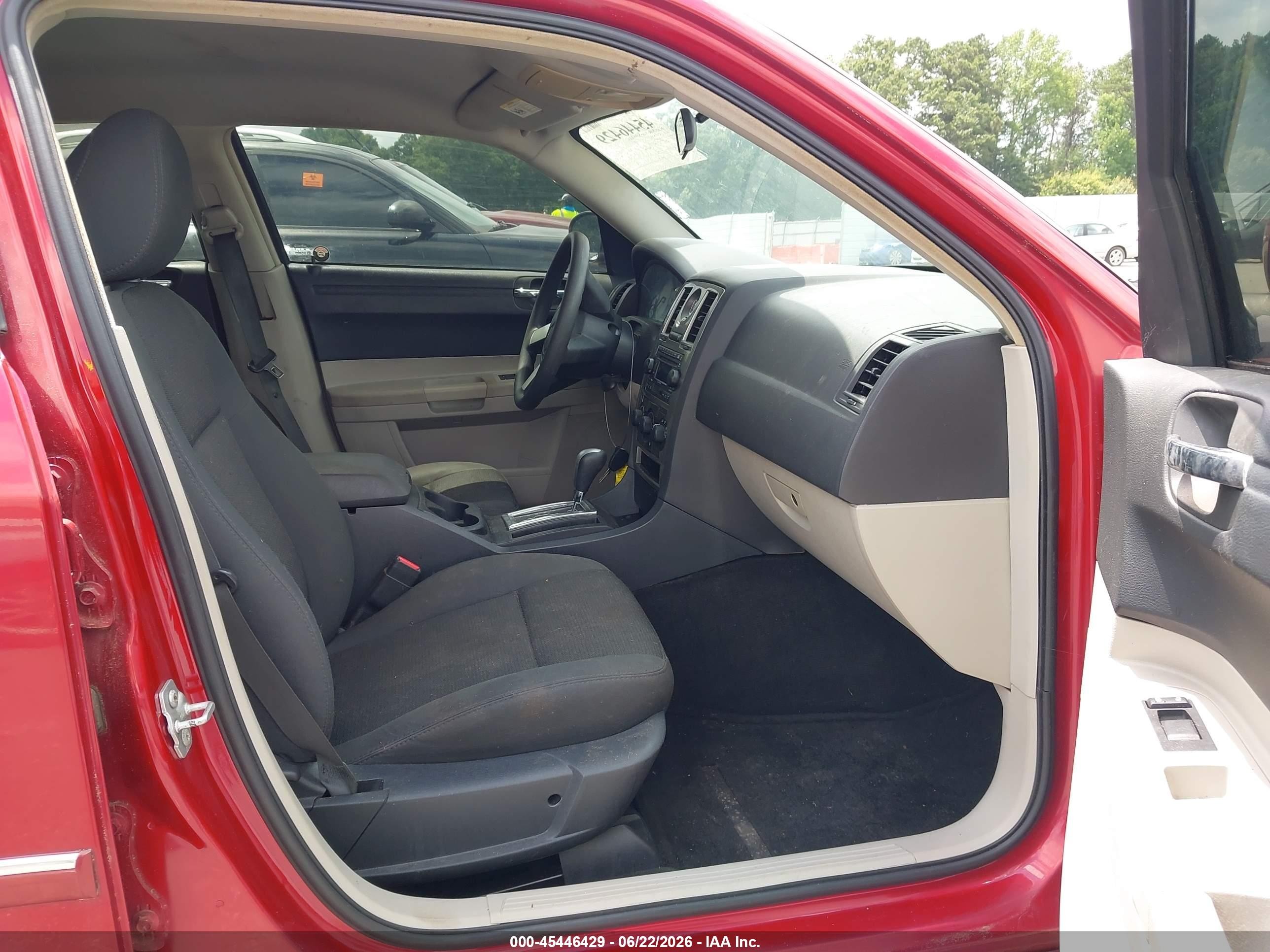 2007 Chrysler 300   Red vin: 2C3LA43RX7H697635