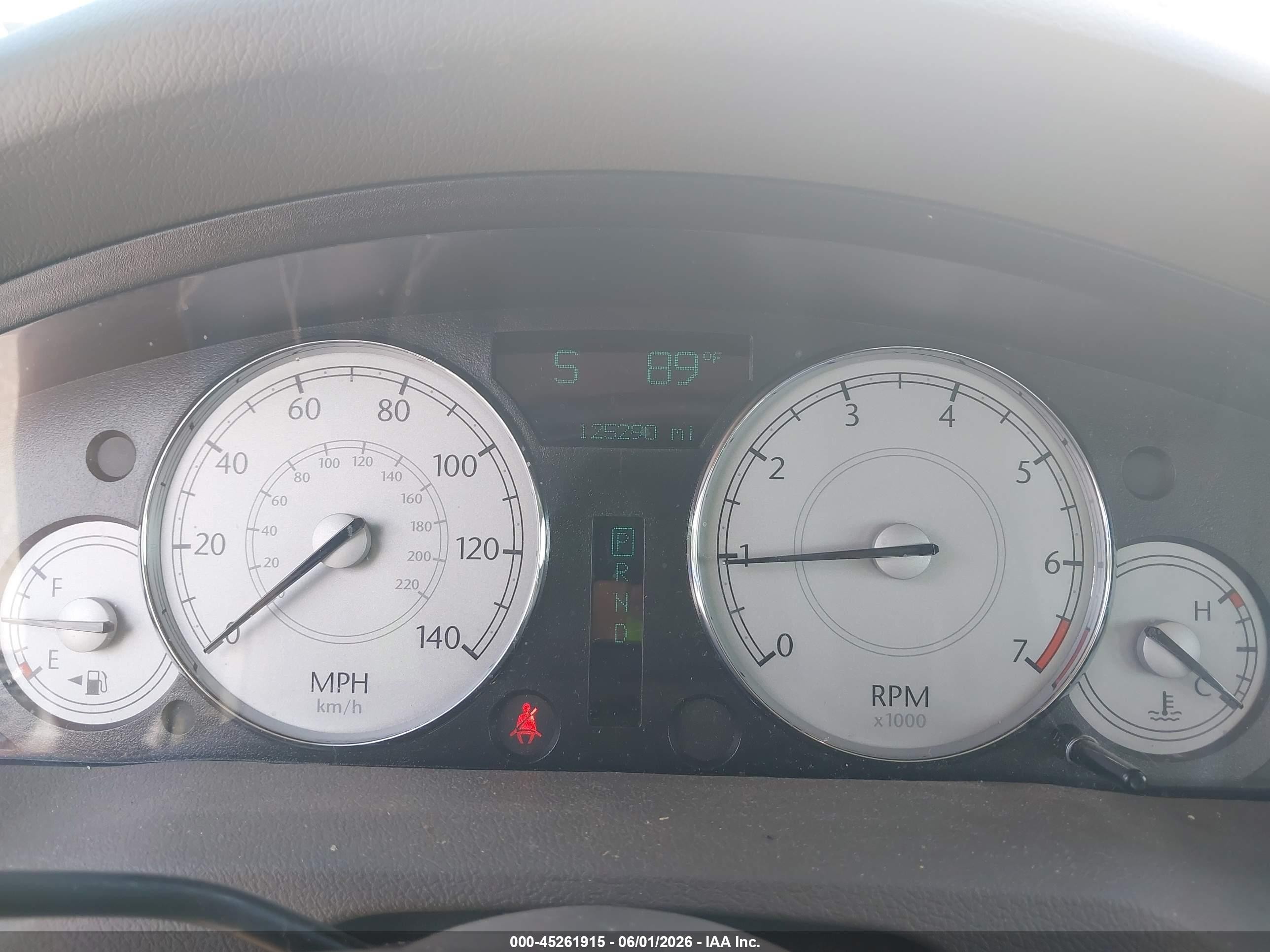2007 Chrysler 300 Touring Кремовый vin: 2C3LA53G07H649193