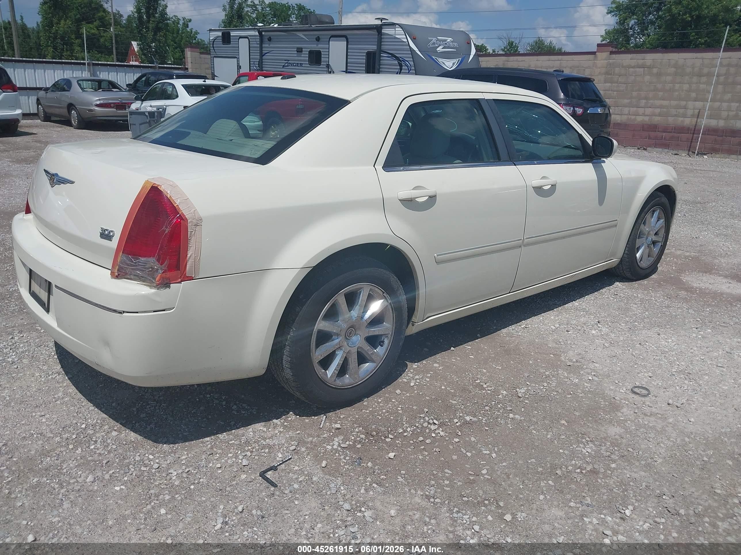 2007 Chrysler 300 Touring Кремовый vin: 2C3LA53G07H649193