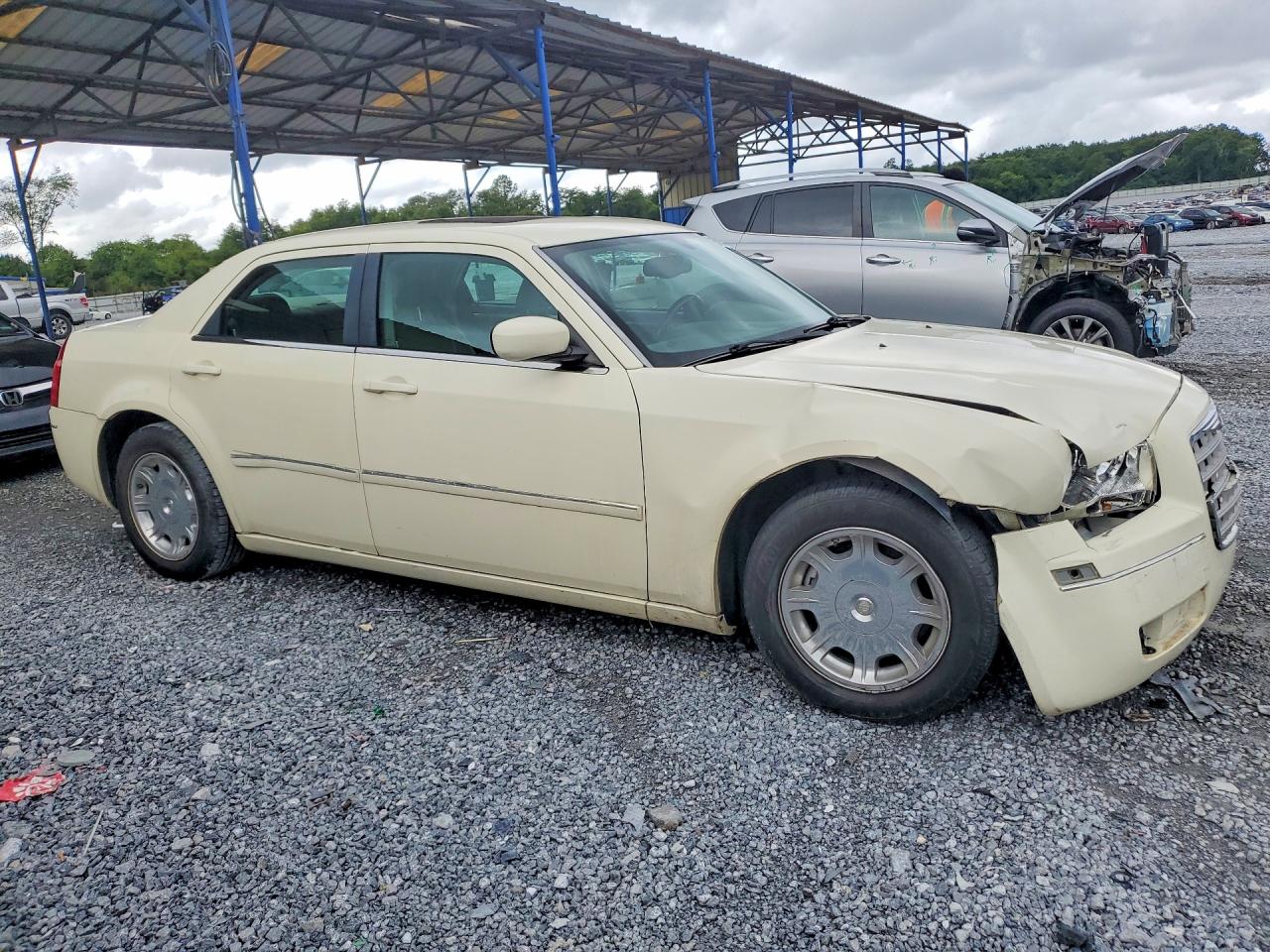 2006 Chrysler 300 Touring Cream vin: 2C3LA53G16H106949