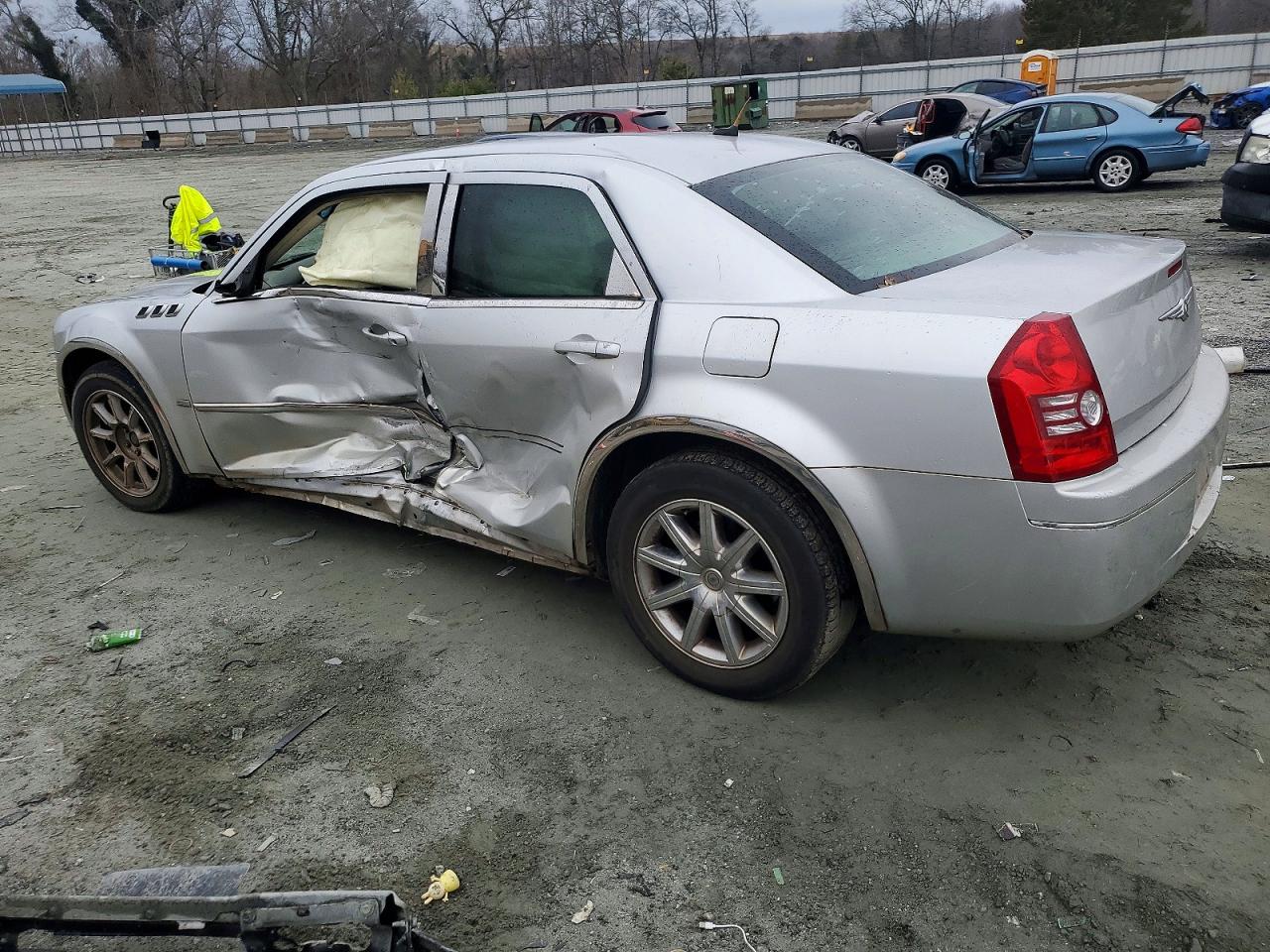 2008 Chrysler 300 Touring Silver vin: 2C3LA53G28H165317