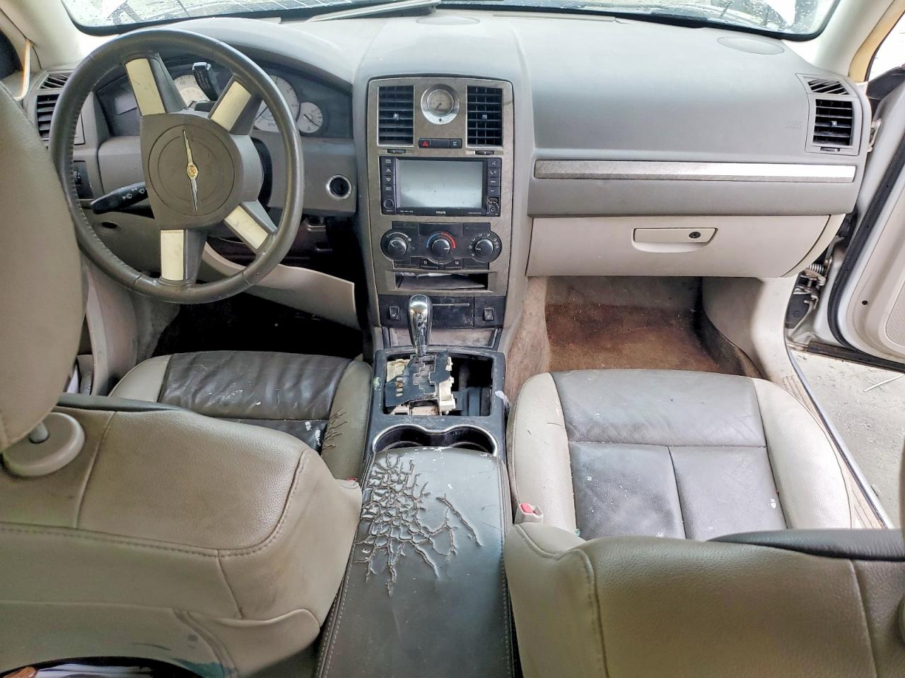 2008 Chrysler 300 Touring Silver vin: 2C3LA53G28H165317