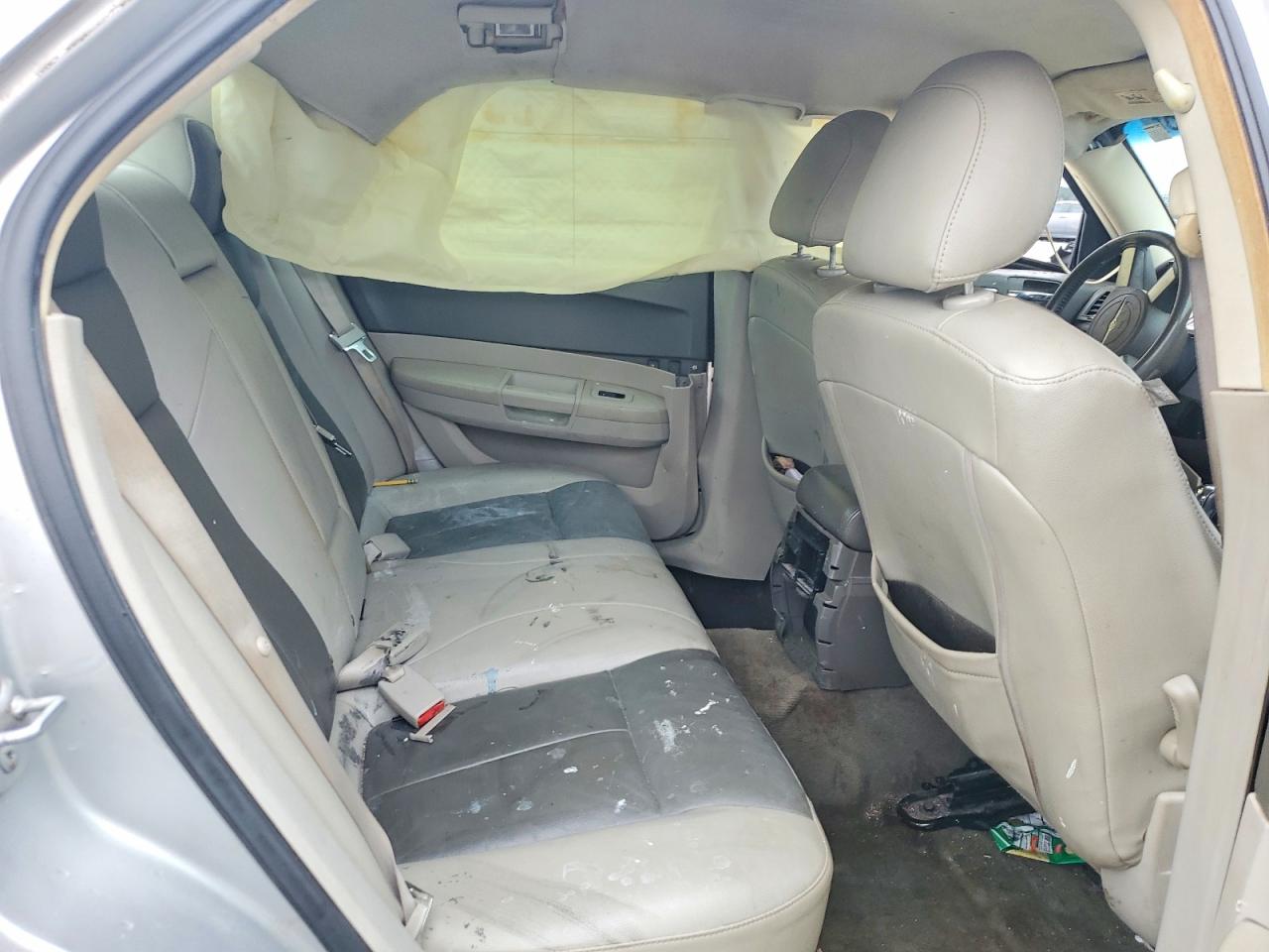 2008 Chrysler 300 Touring Silver vin: 2C3LA53G28H165317