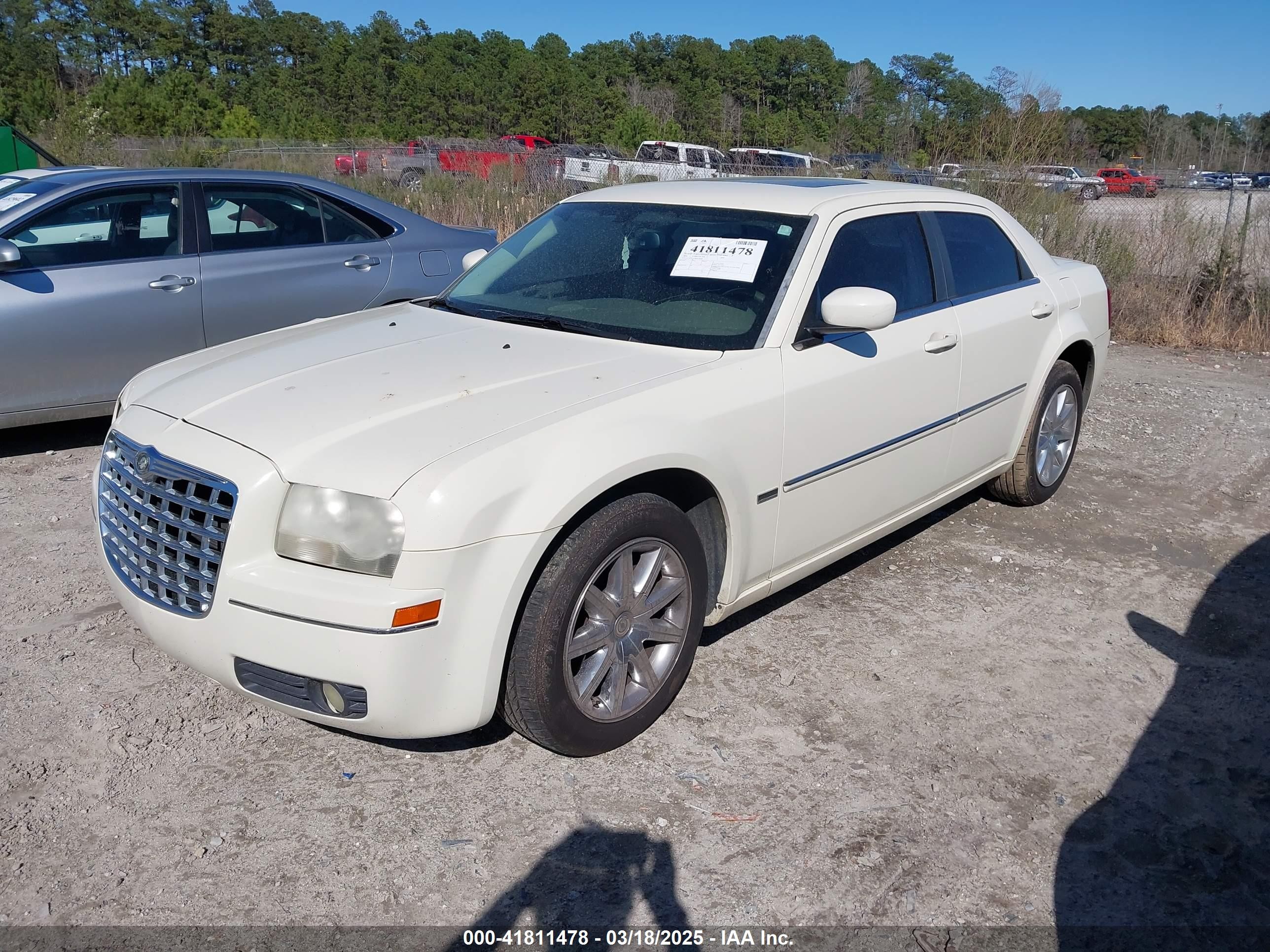 2008 Chrysler 300 Touring White vin: 2C3LA53G28H238380