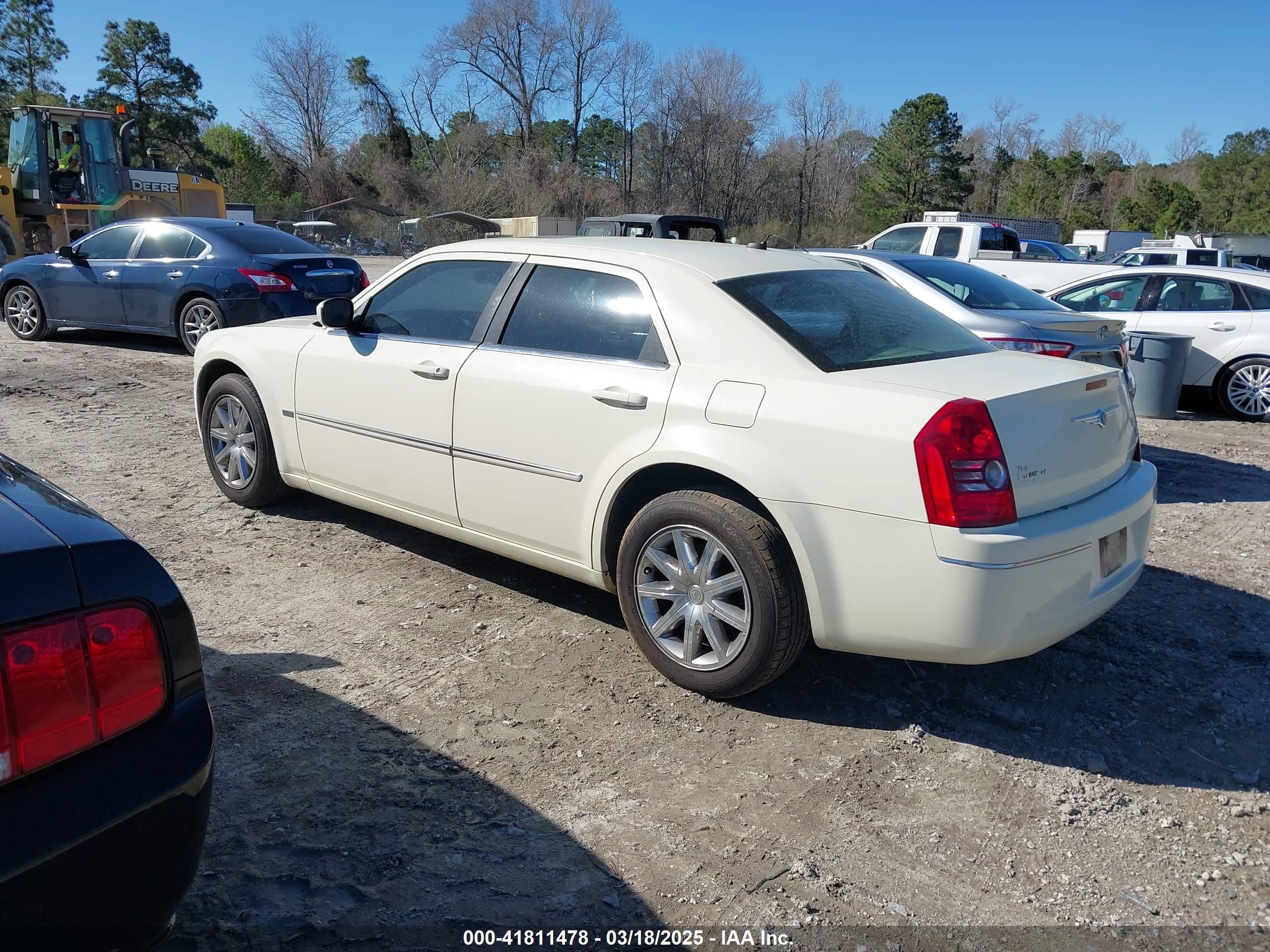 2008 Chrysler 300 Touring White vin: 2C3LA53G28H238380