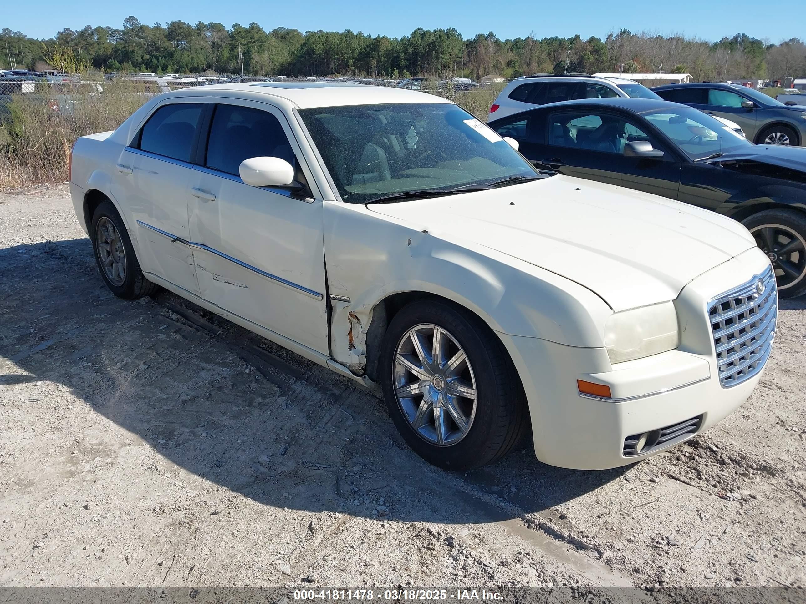2008 Chrysler 300 Touring White vin: 2C3LA53G28H238380