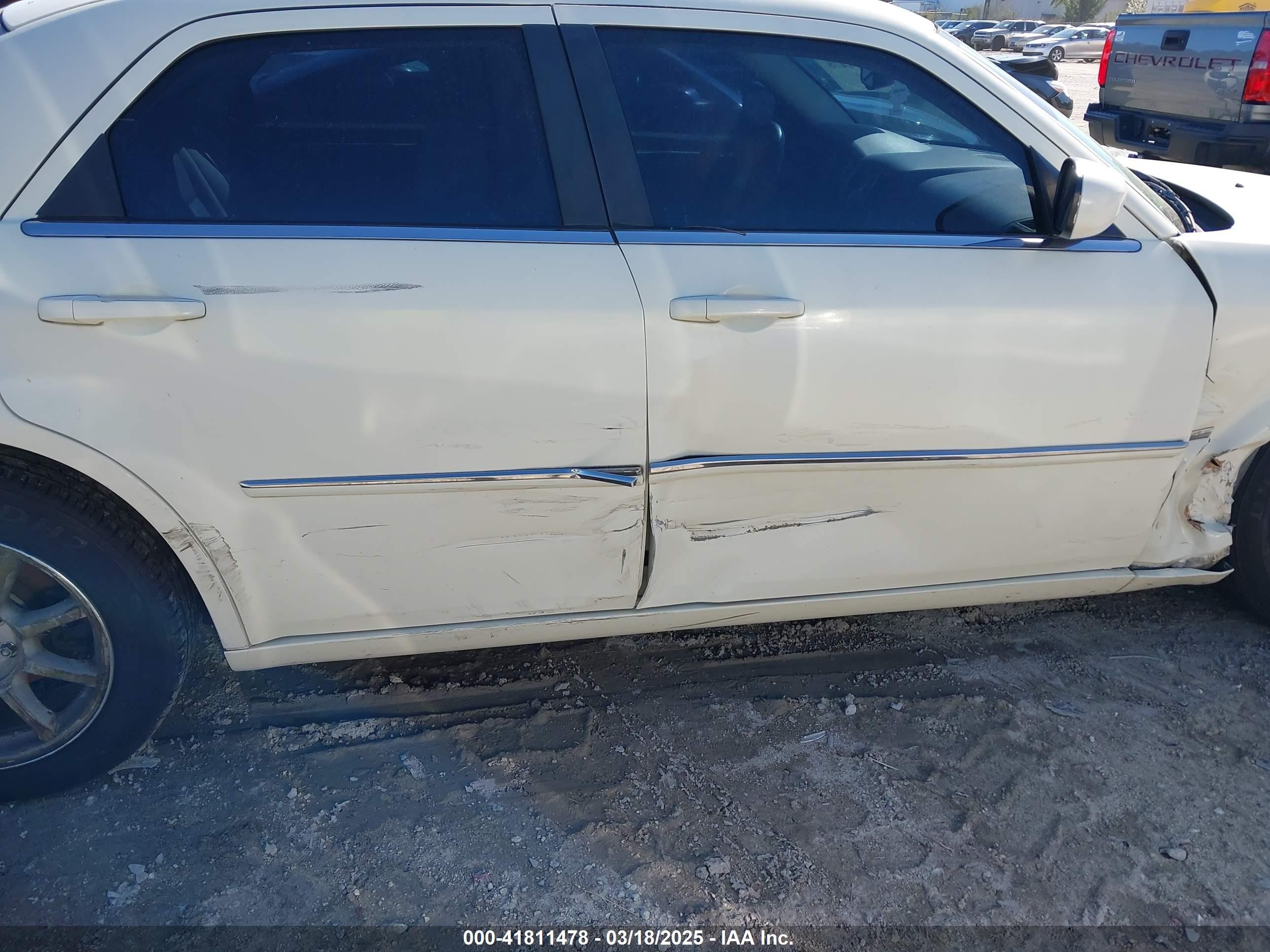 2008 Chrysler 300 Touring White vin: 2C3LA53G28H238380