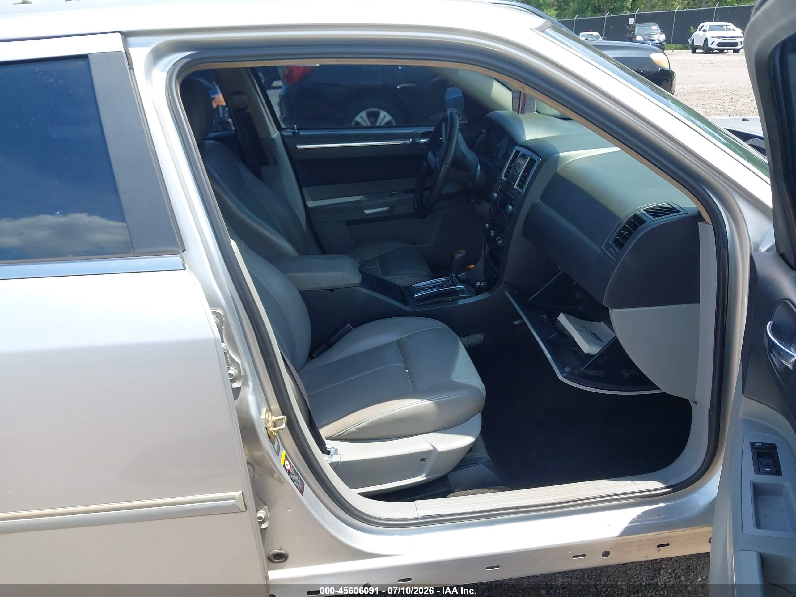 2006 Chrysler 300 Touring Silver vin: 2C3LA53G46H186635