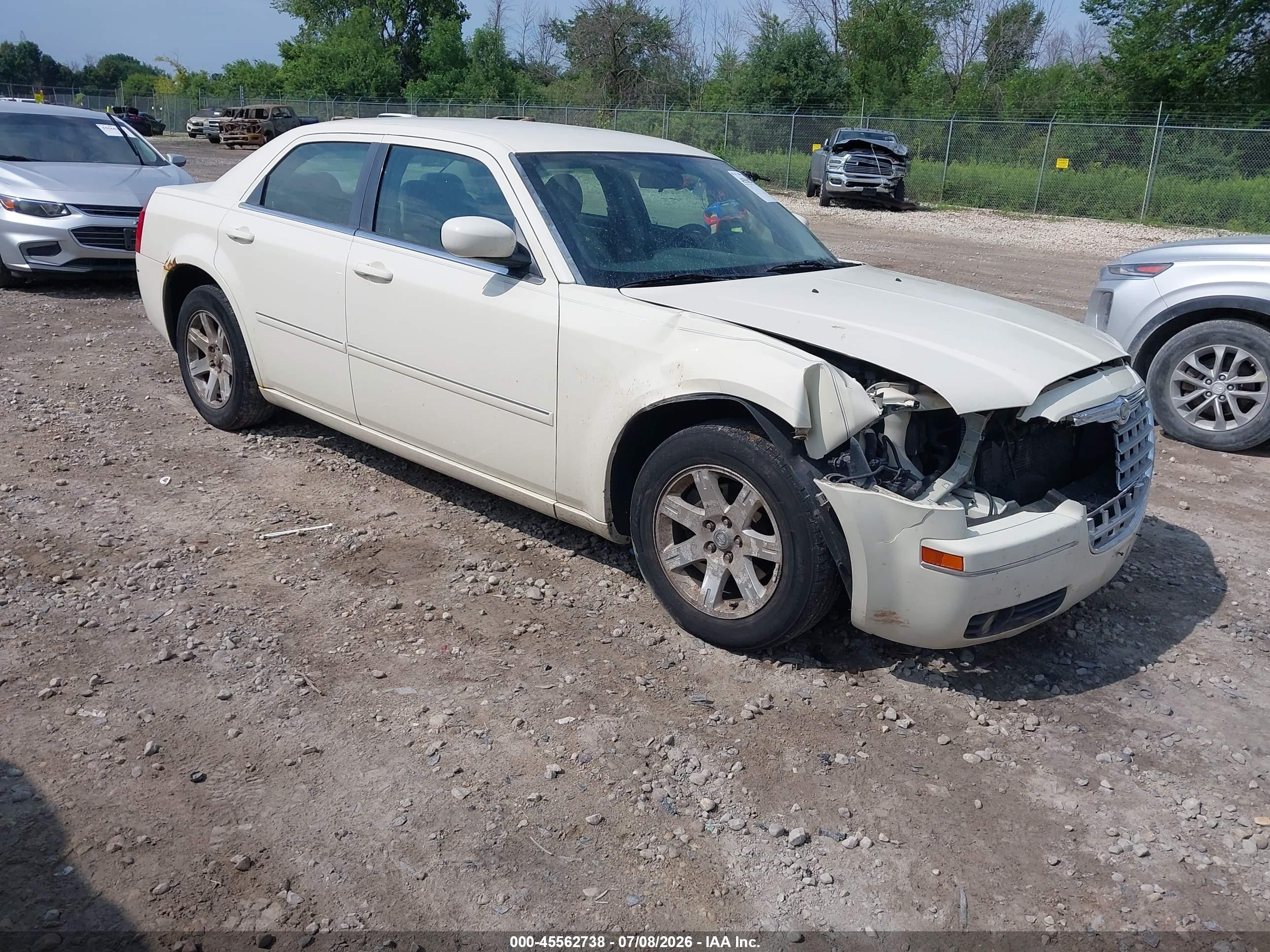 2007 Chrysler 300 Touring White vin: 2C3LA53G57H766607