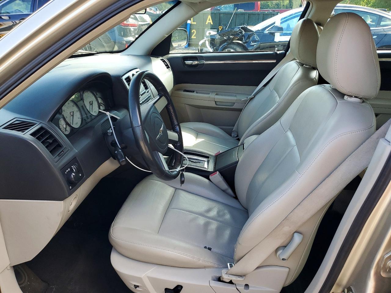 2006 Chrysler 300 Touring Tan vin: 2C3LA53G66H143348