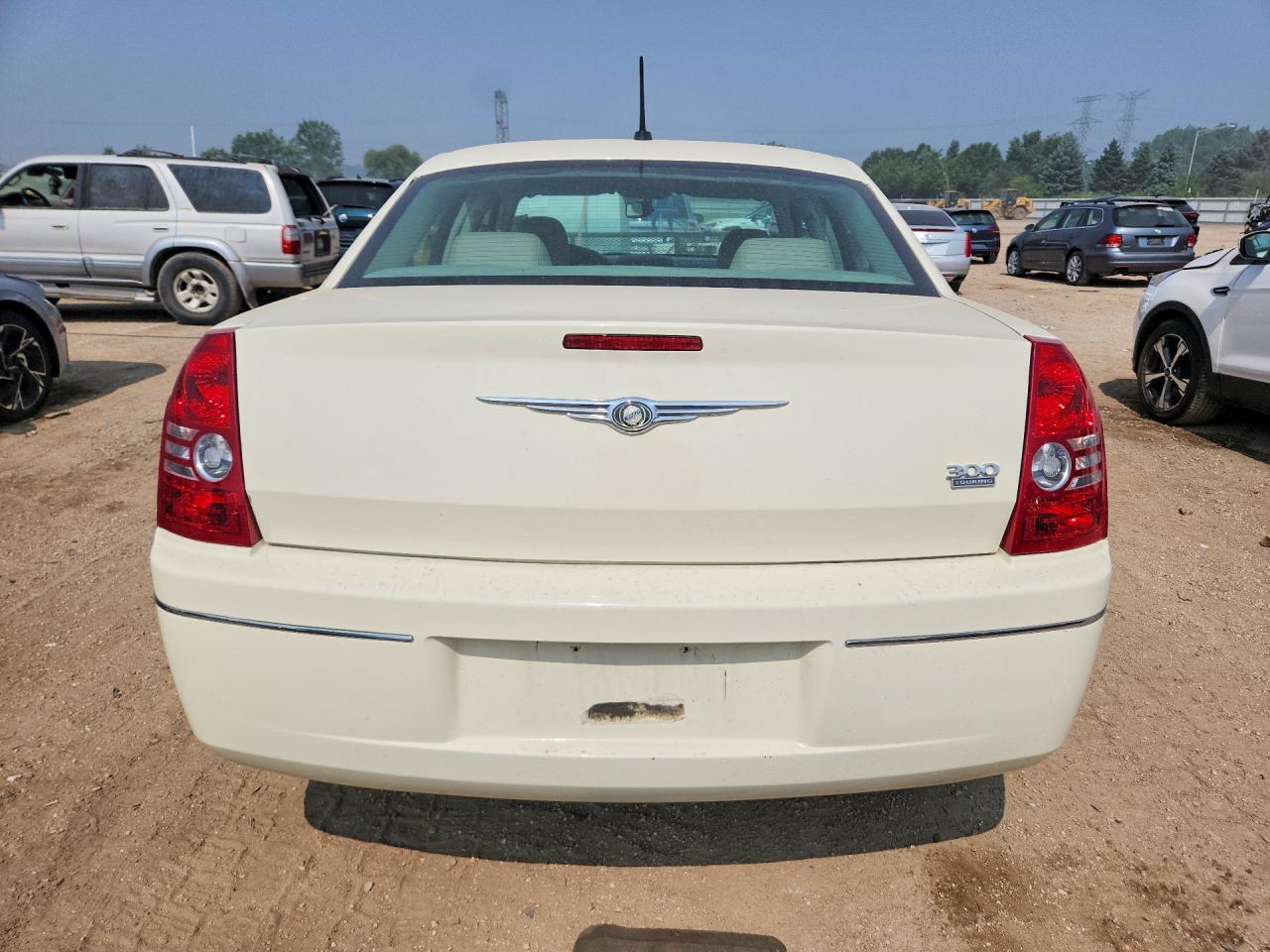 2008 Chrysler 300 Touring Бежевый vin: 2C3LA53G68H310861