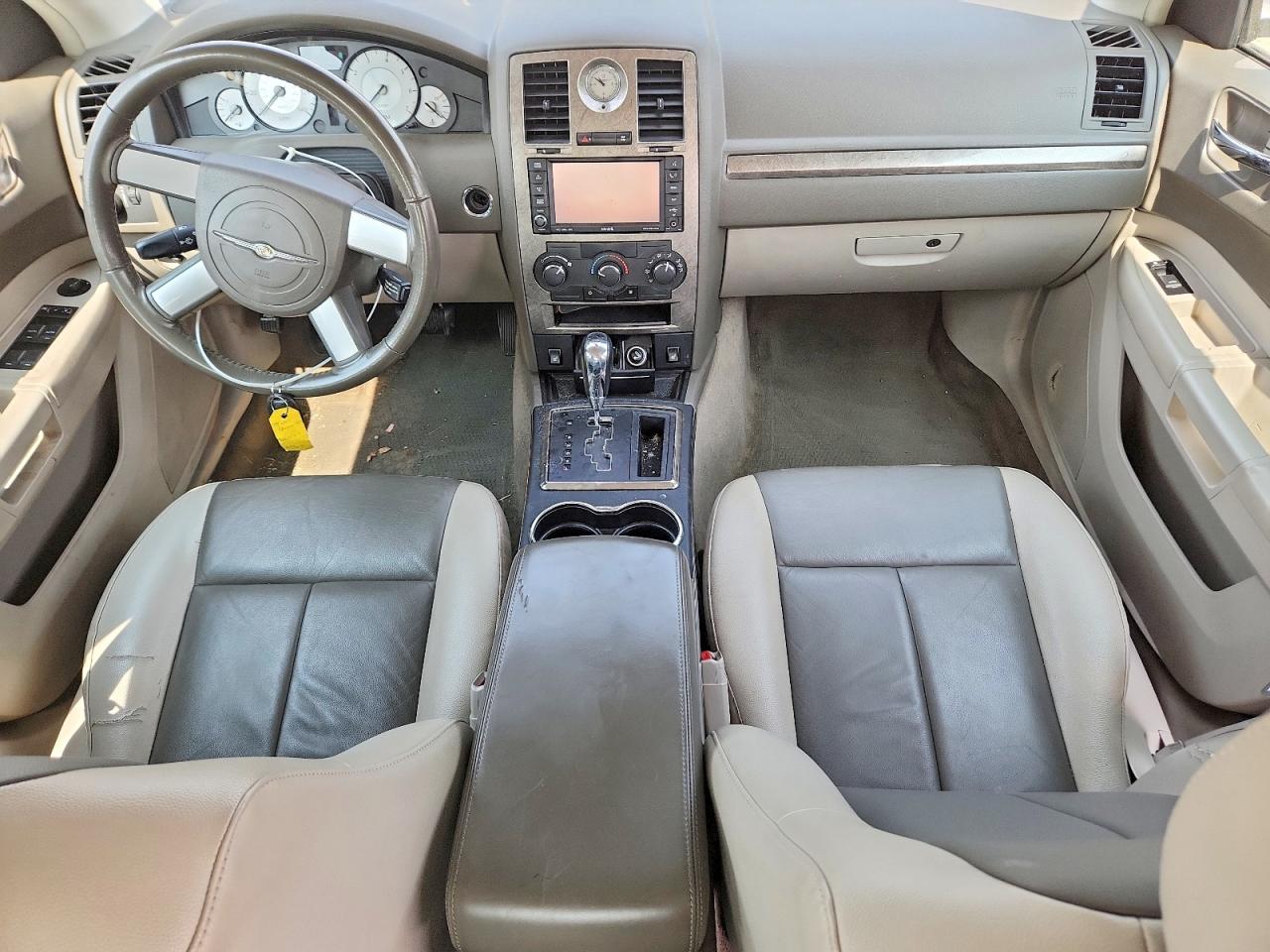 2008 Chrysler 300 Touring Бежевый vin: 2C3LA53G68H310861