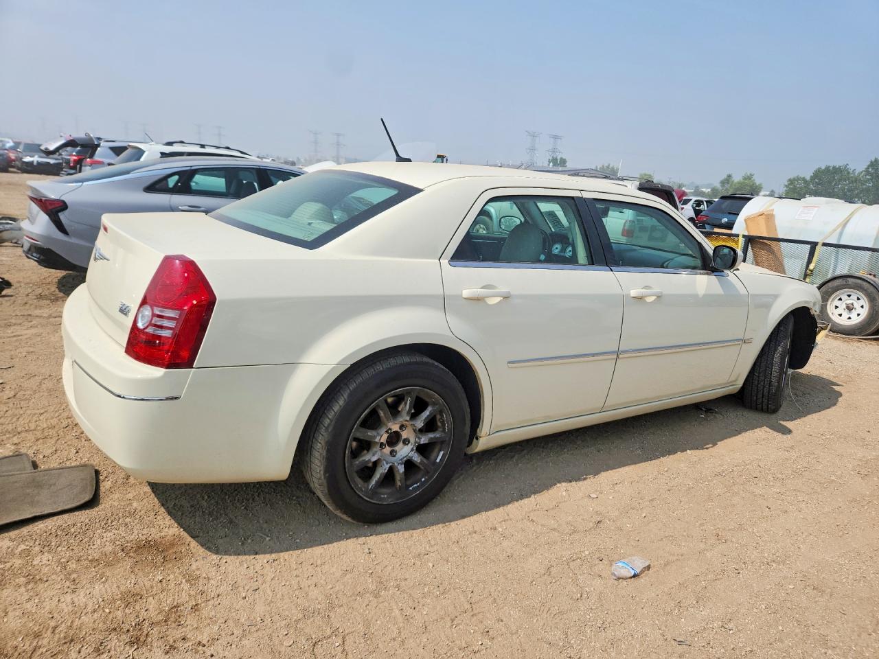 2008 Chrysler 300 Touring Бежевый vin: 2C3LA53G68H310861