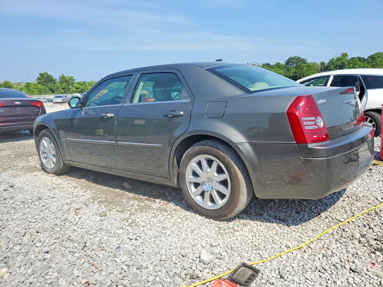 2008 Chrysler 300 Touring Желто-коричневый vin: 2C3LA53G88H223012