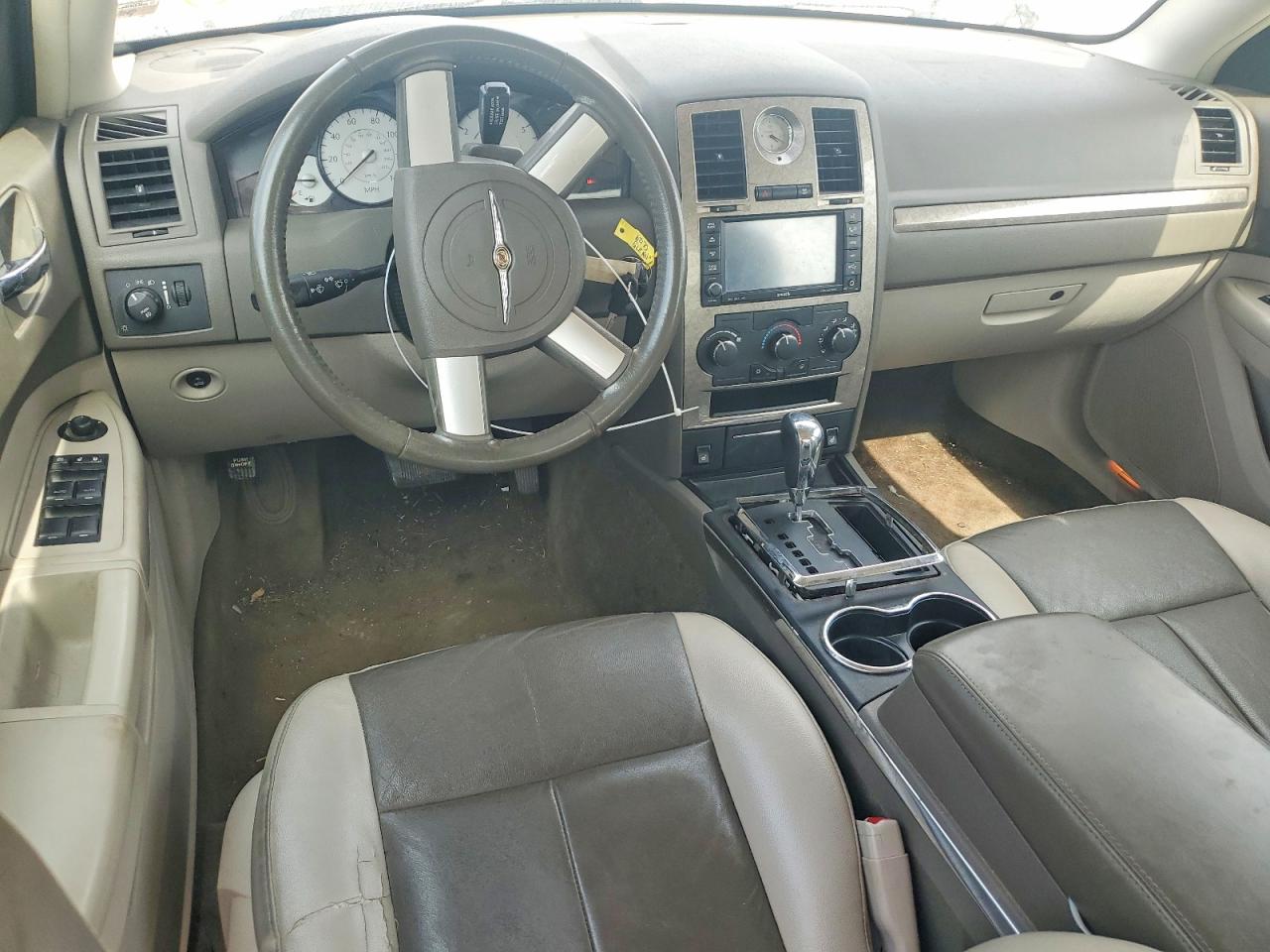 2008 Chrysler 300 Touring Белый vin: 2C3LA53G98H225271