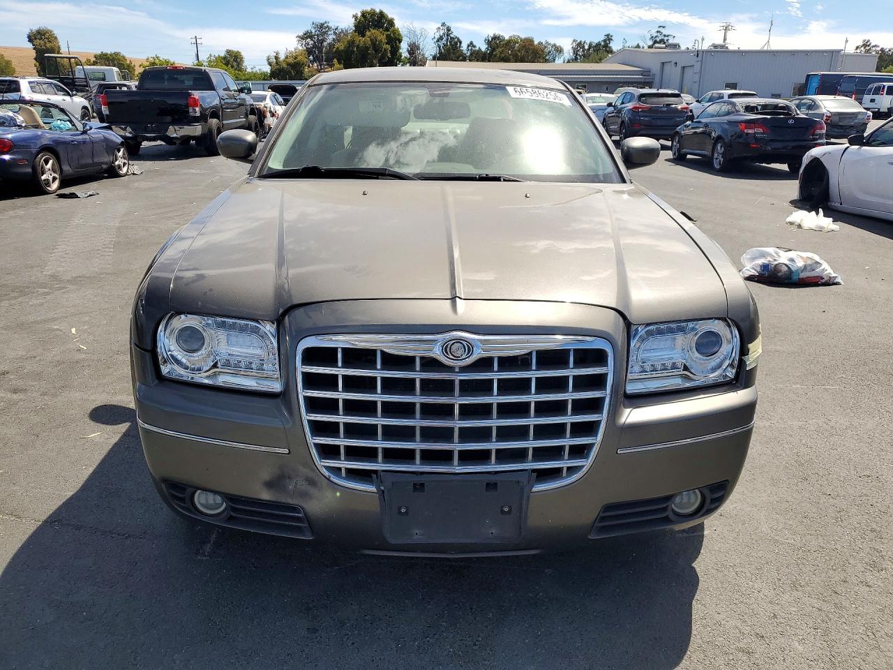 2008 Chrysler 300 Touring Коричневый vin: 2C3LA53GX8H165422