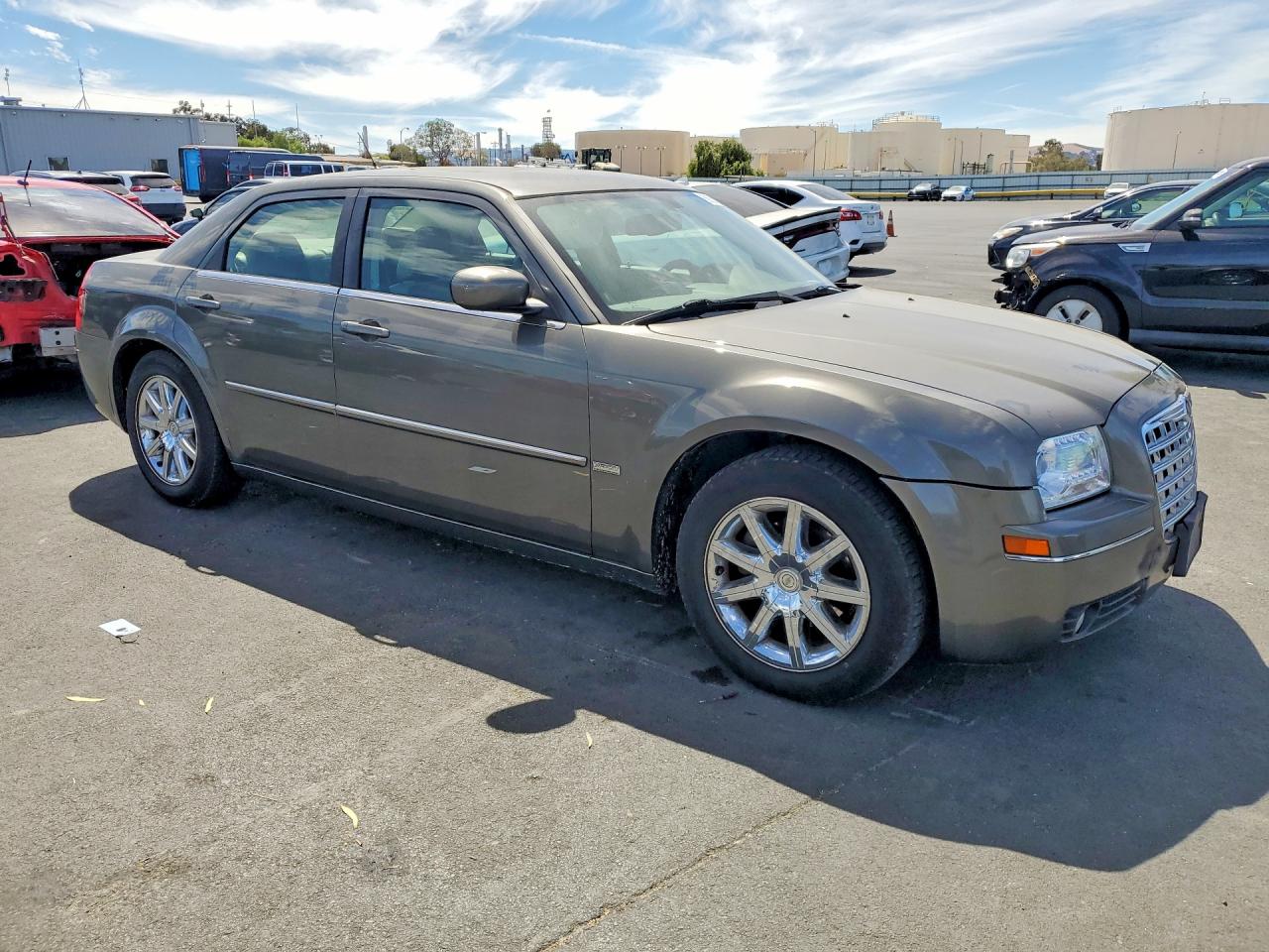 2008 Chrysler 300 Touring Коричневый vin: 2C3LA53GX8H165422
