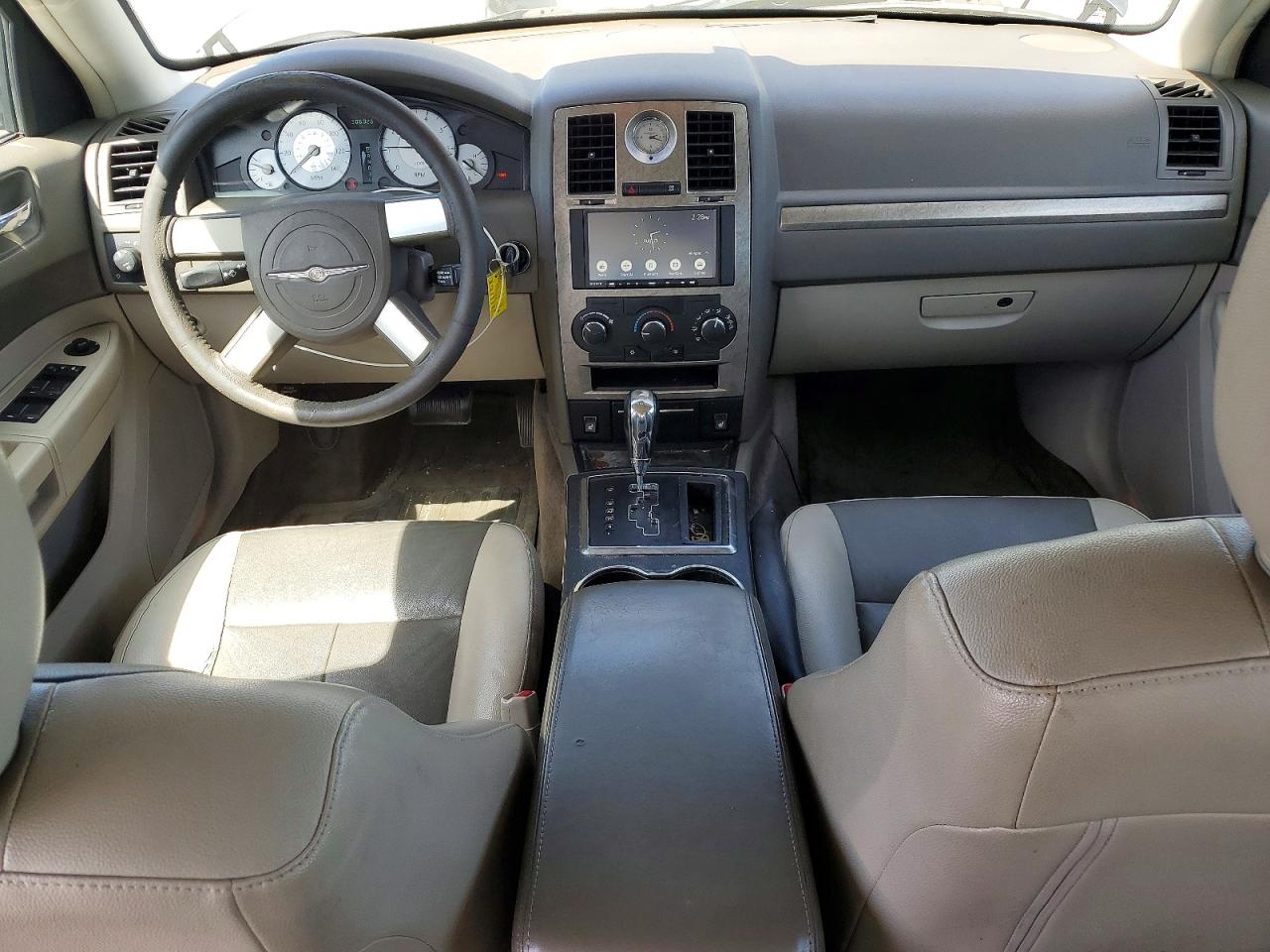 2008 Chrysler 300 Touring Коричневый vin: 2C3LA53GX8H165422