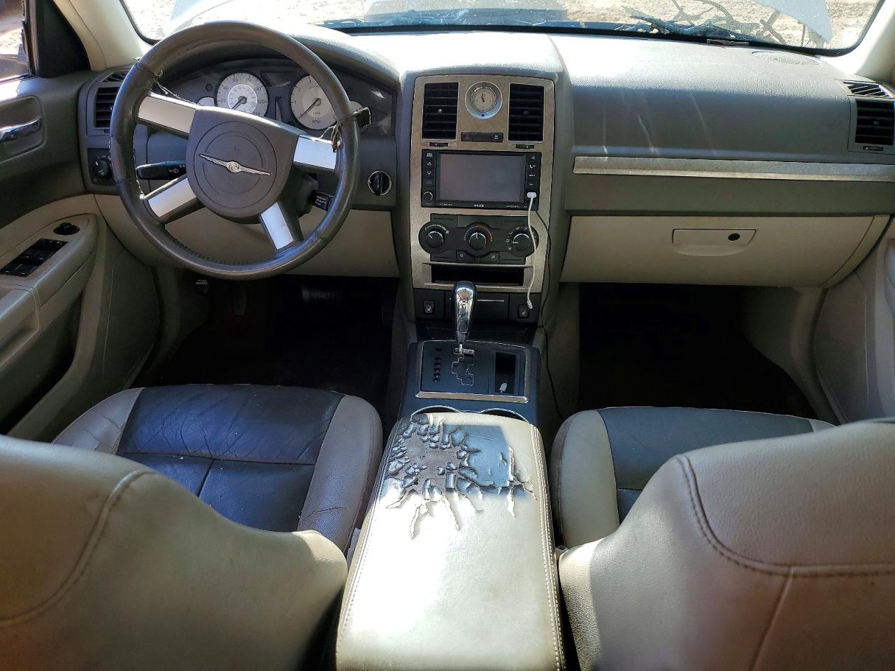 2008 Chrysler 300 Touring White vin: 2C3LA53GX8H223738