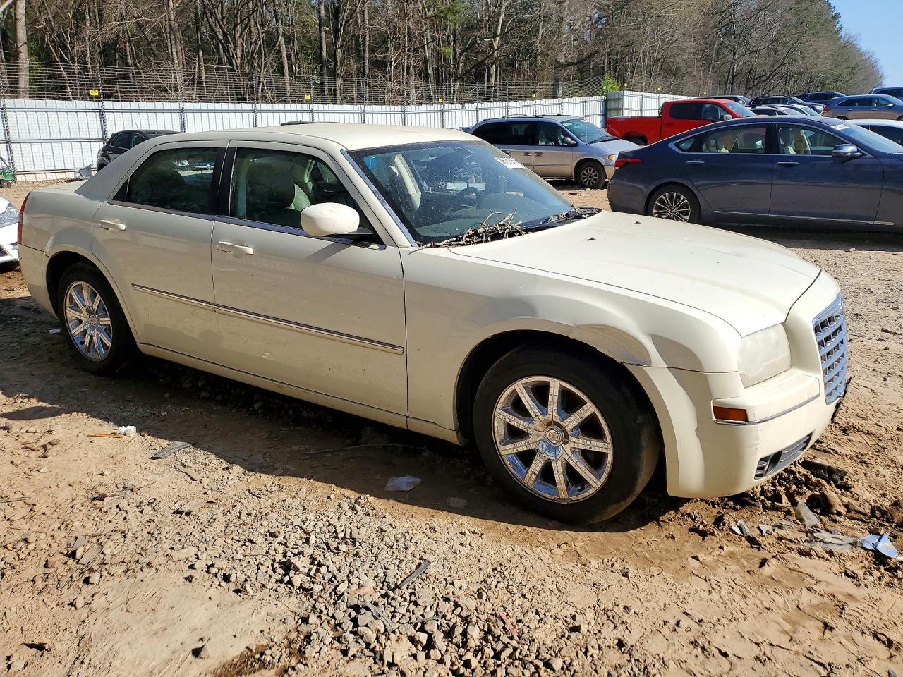 2008 Chrysler 300 Touring White vin: 2C3LA53GX8H223738