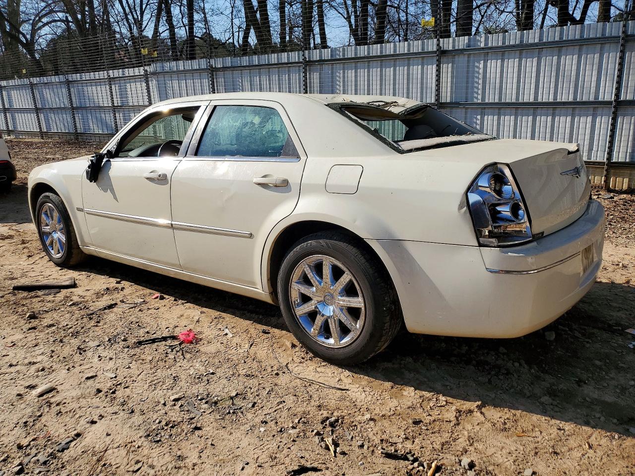 2008 Chrysler 300 Touring White vin: 2C3LA53GX8H223738