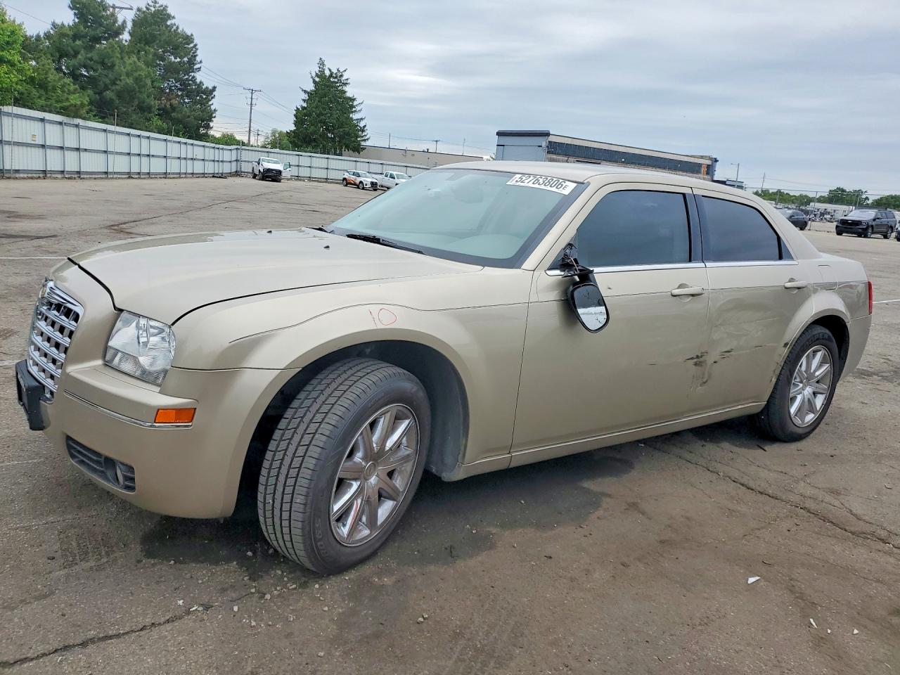 2009 Chrysler 300 Touring Tan vin: 2C3LA53V49H534548