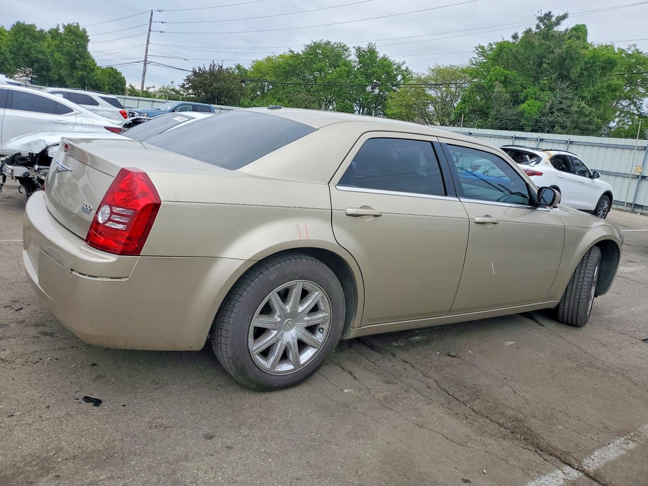 2009 Chrysler 300 Touring Tan vin: 2C3LA53V49H534548