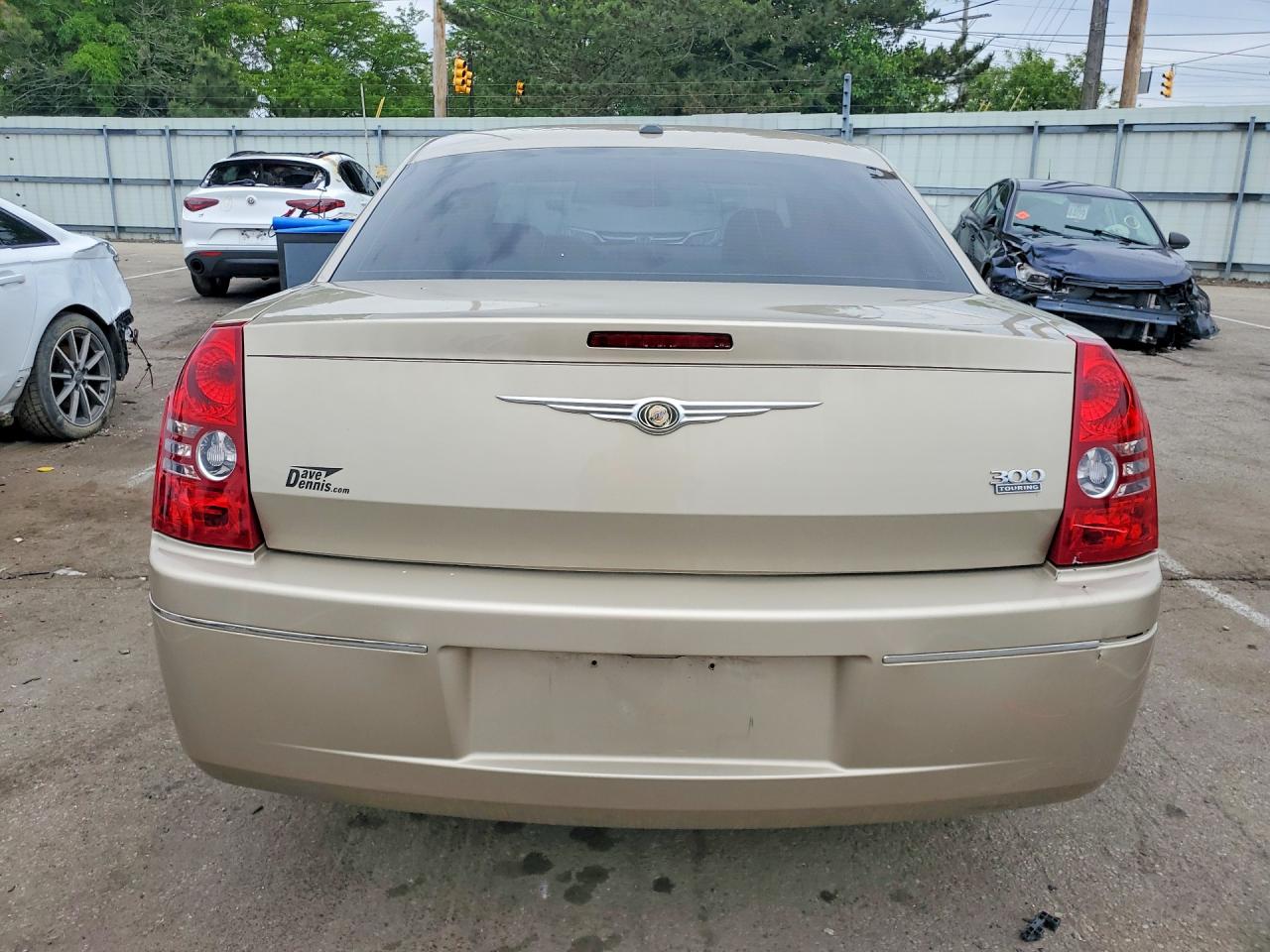 2009 Chrysler 300 Touring Tan vin: 2C3LA53V49H534548