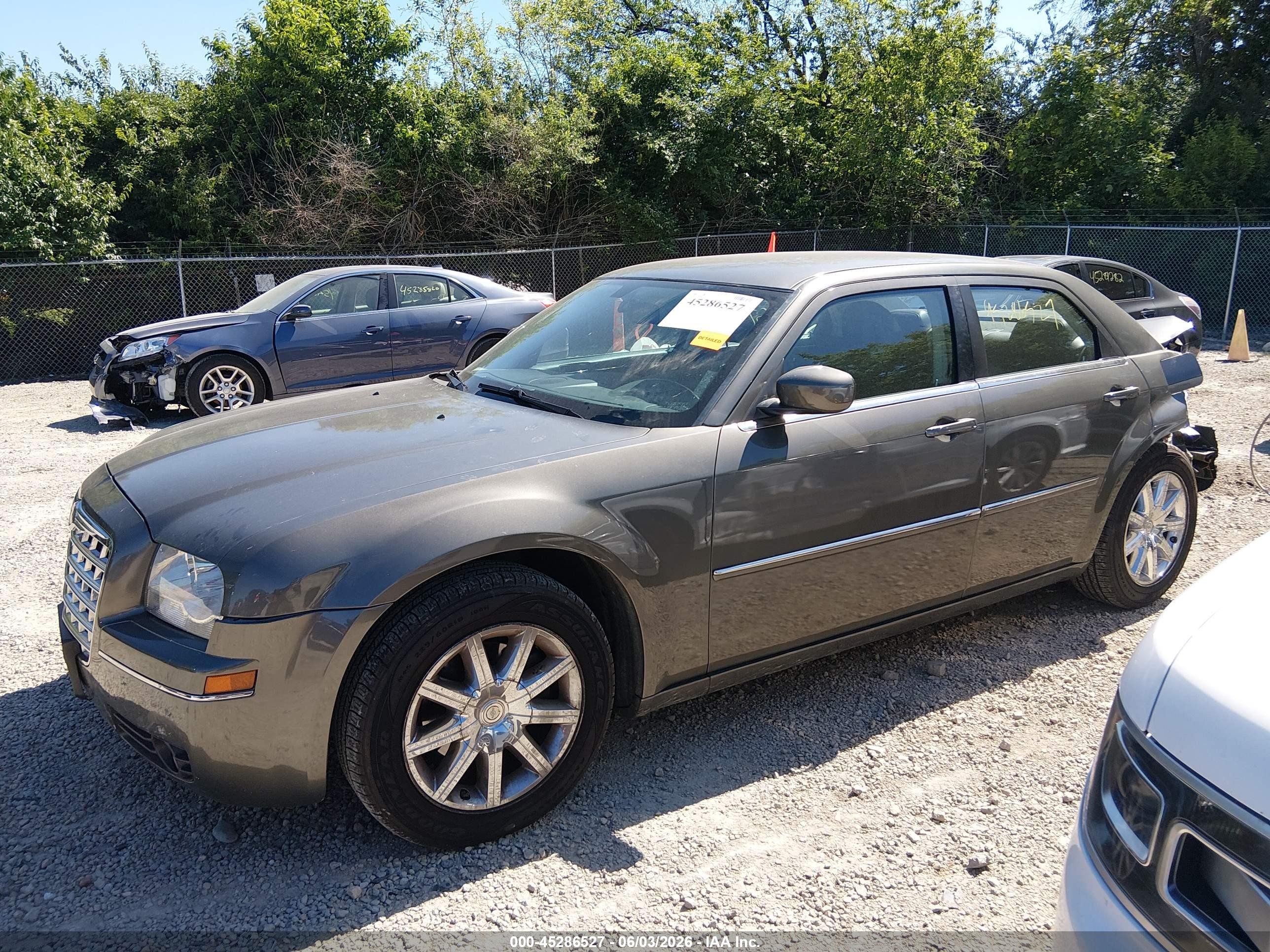 2009 Chrysler 300 Touring Gray vin: 2C3LA53V79H575174