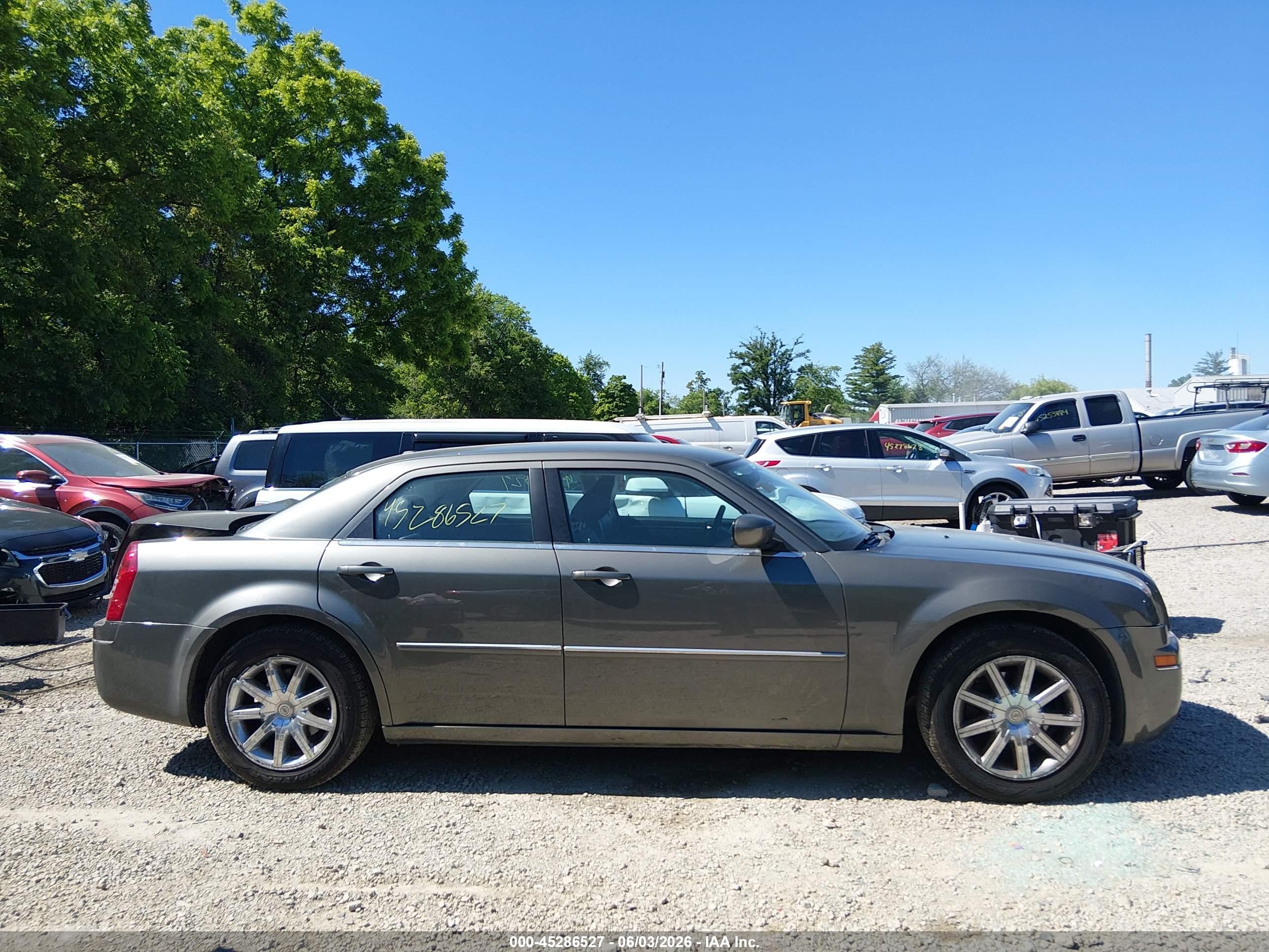 2009 Chrysler 300 Touring Gray vin: 2C3LA53V79H575174