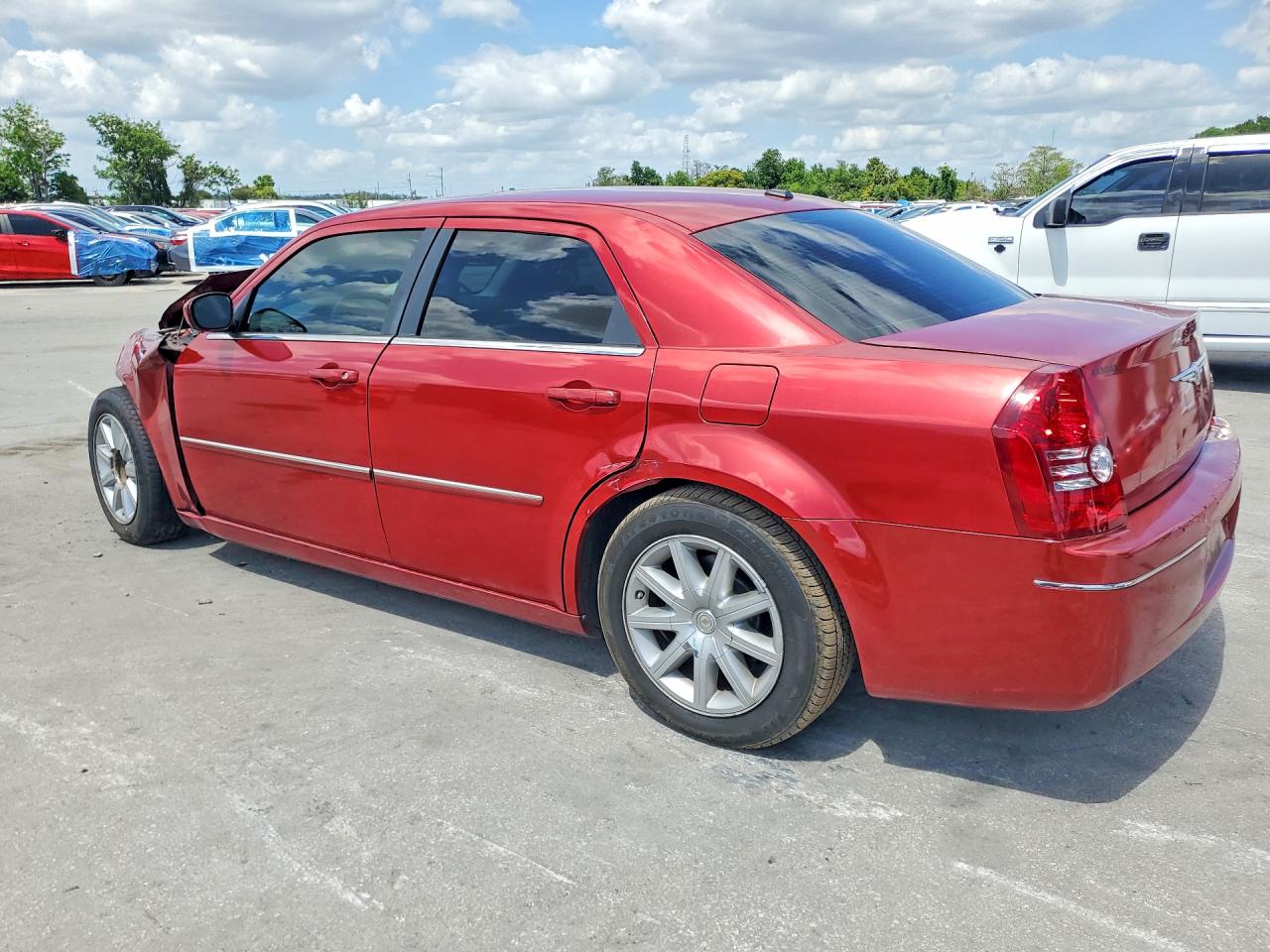 2009 Chrysler 300 Touring Red vin: 2C3LA53V99H555699