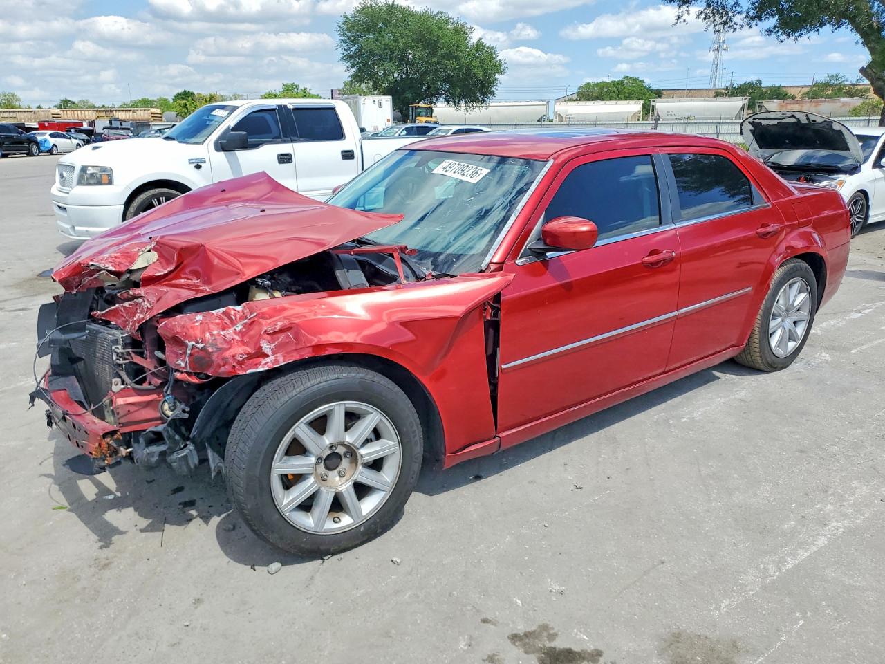 2009 Chrysler 300 Touring Red vin: 2C3LA53V99H555699