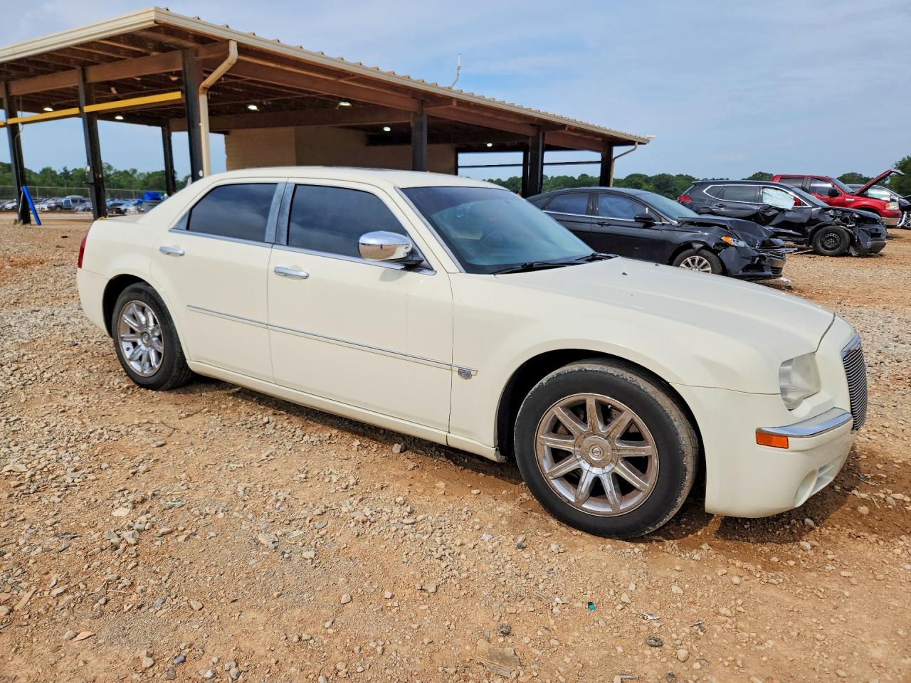 2006 Chrysler 300c Кремовый vin: 2C3LA63H16H112992