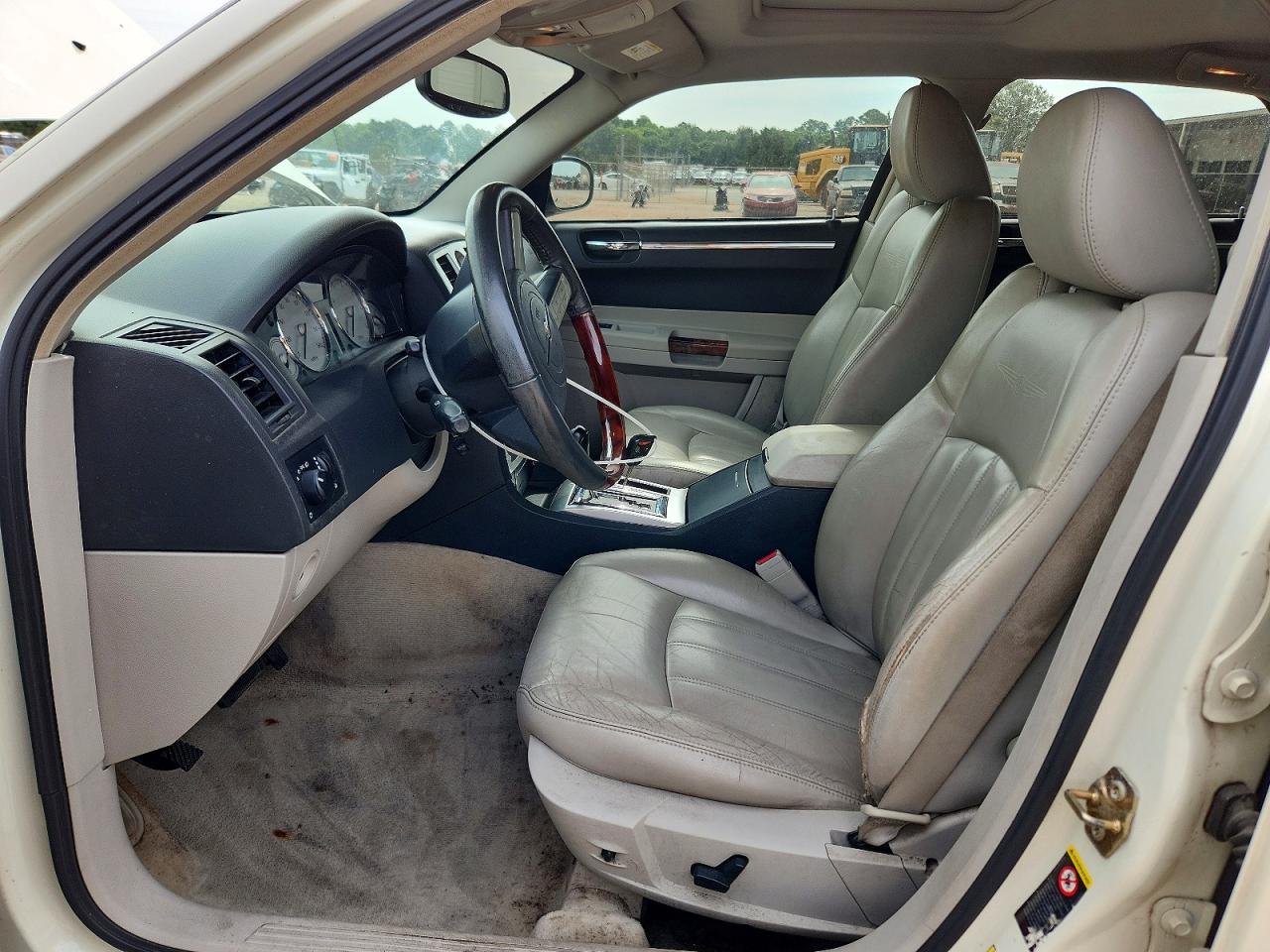 2006 Chrysler 300c Кремовый vin: 2C3LA63H16H112992