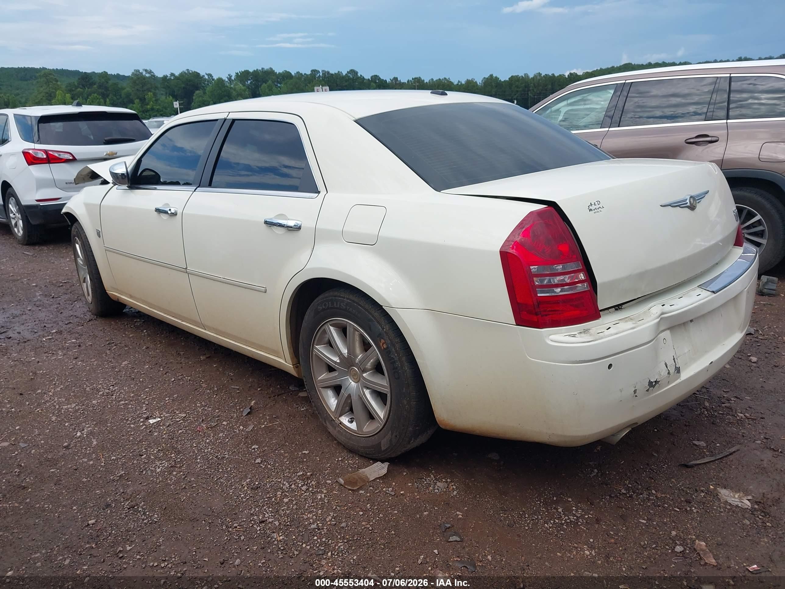 2007 Chrysler 300c   White vin: 2C3LA63H17H855072