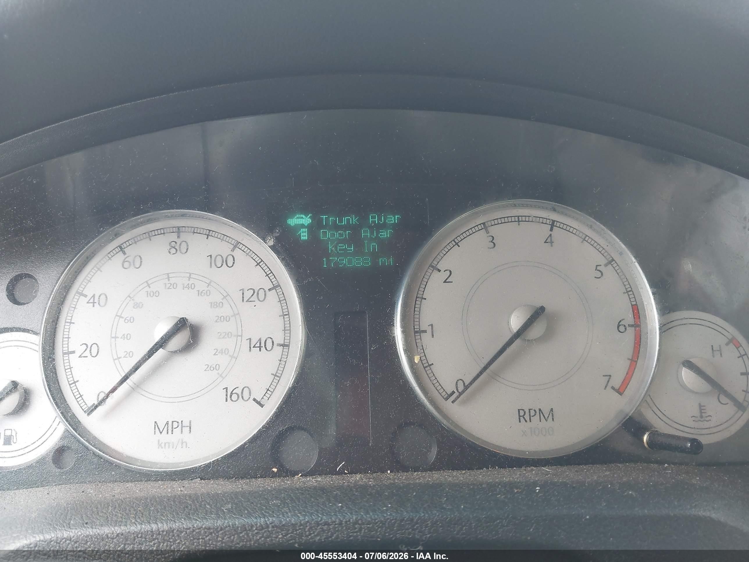 2007 Chrysler 300c   White vin: 2C3LA63H17H855072